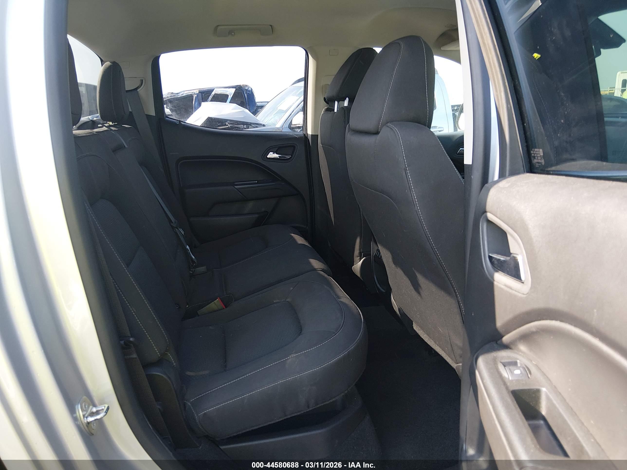 CHEVROLET COLORADO image 8