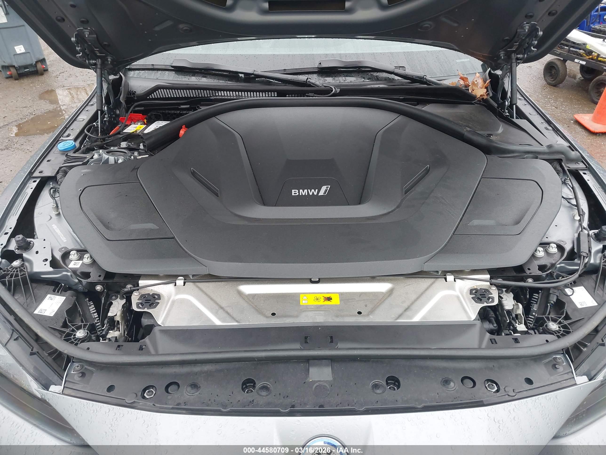BMW I4 image 10