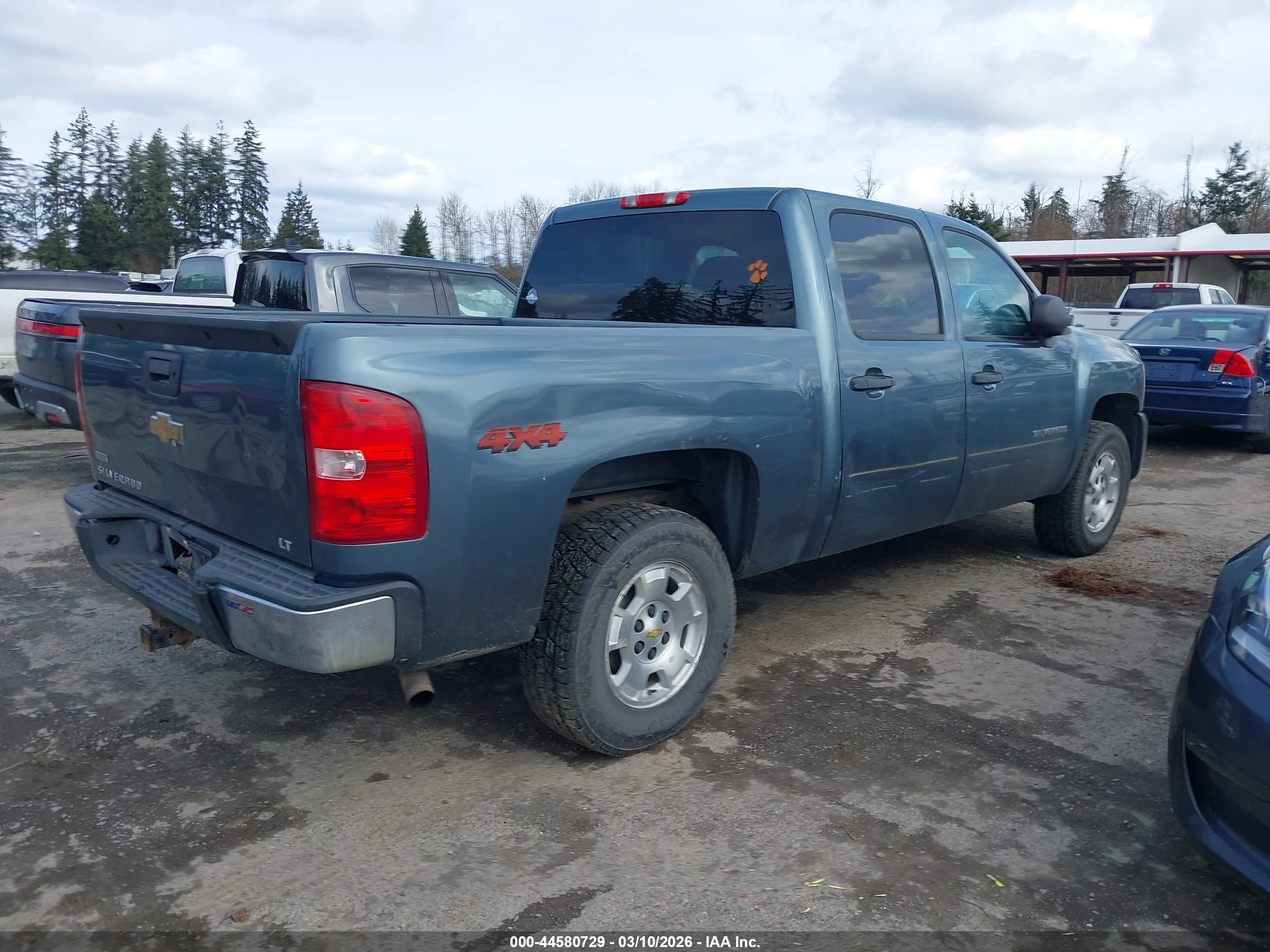 CHEVROLET SILVERADO image 4
