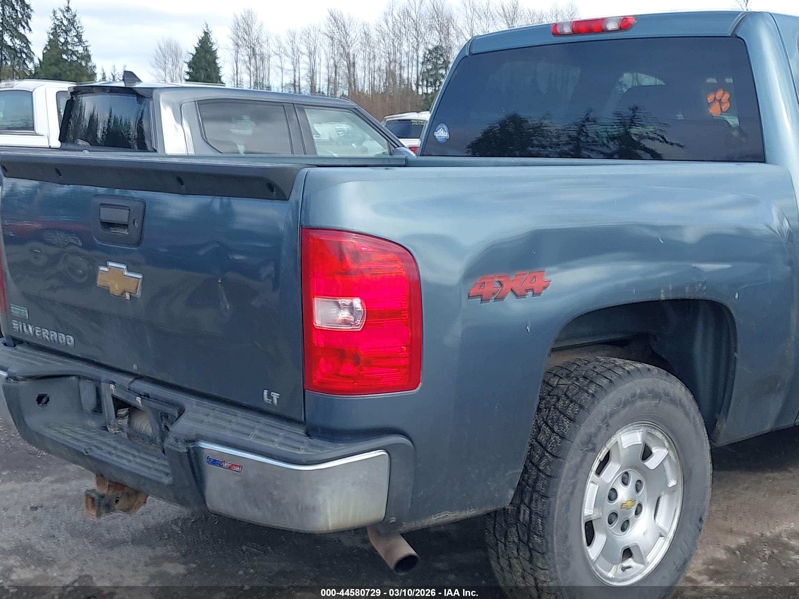 CHEVROLET SILVERADO image 6