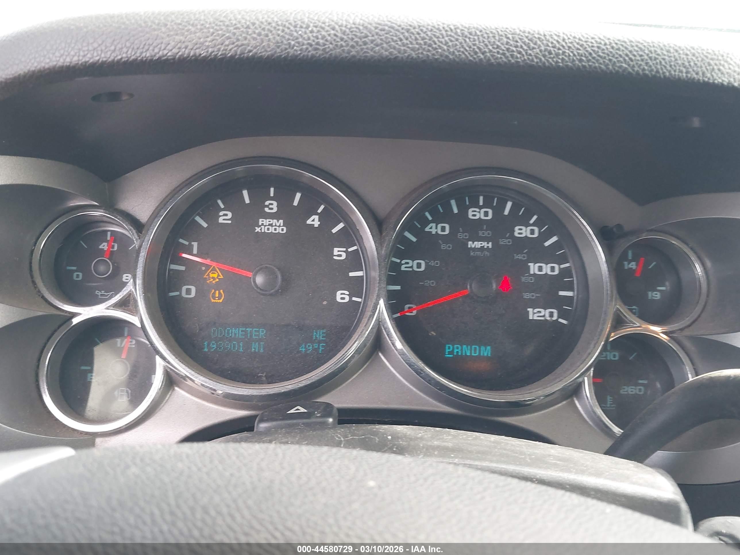 CHEVROLET SILVERADO image 7
