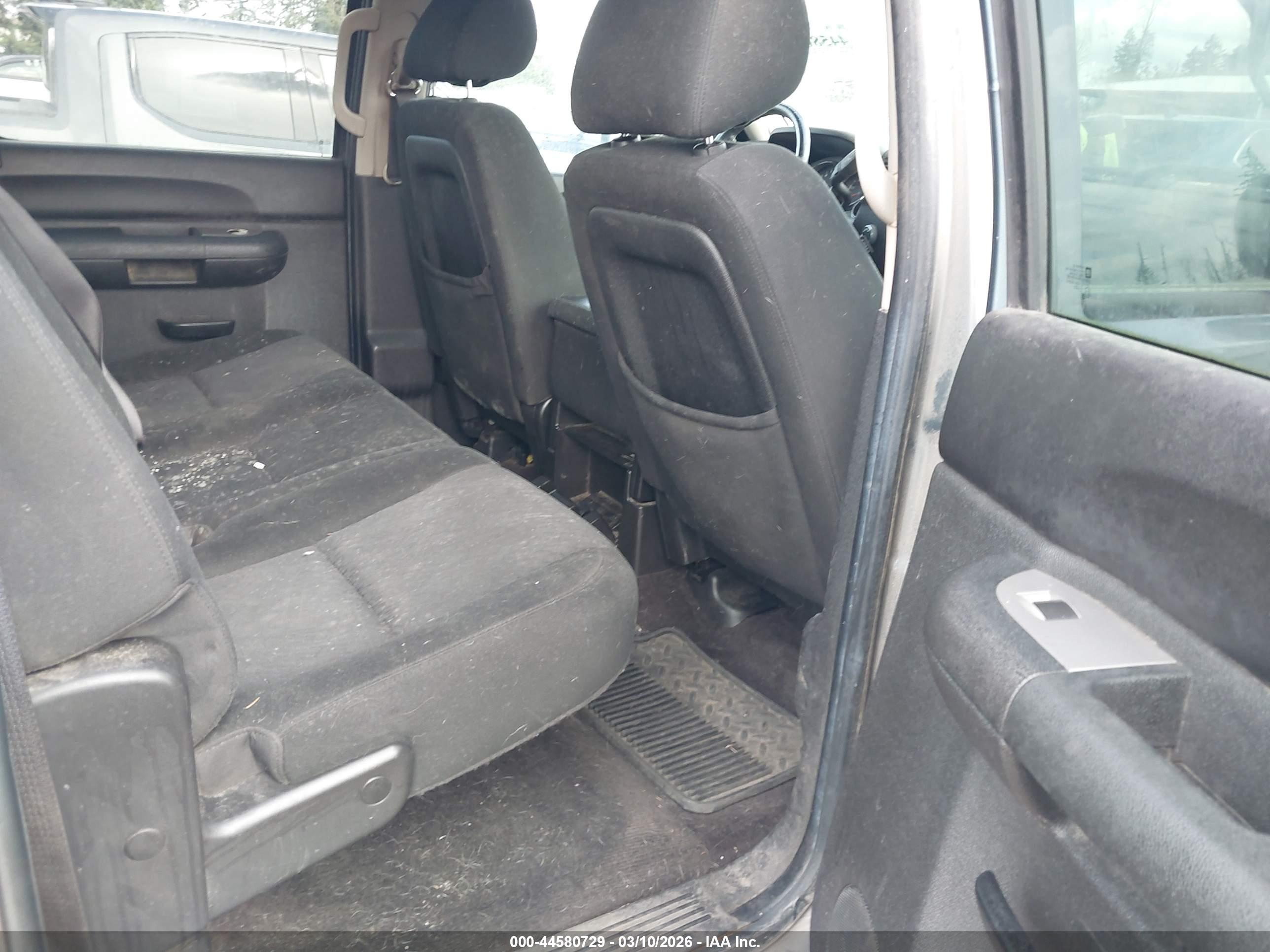 CHEVROLET SILVERADO image 8