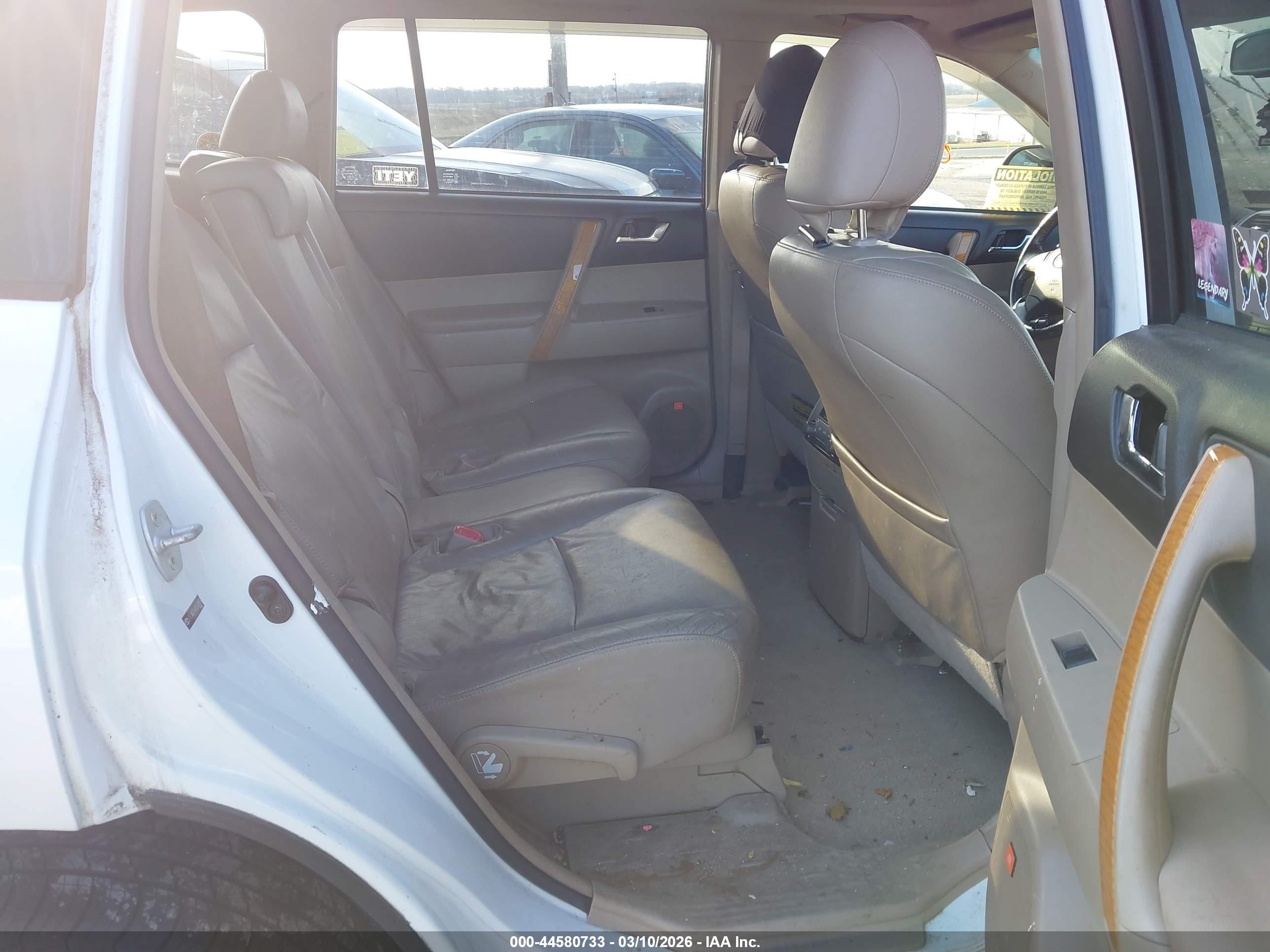 TOYOTA HIGHLANDER image 8