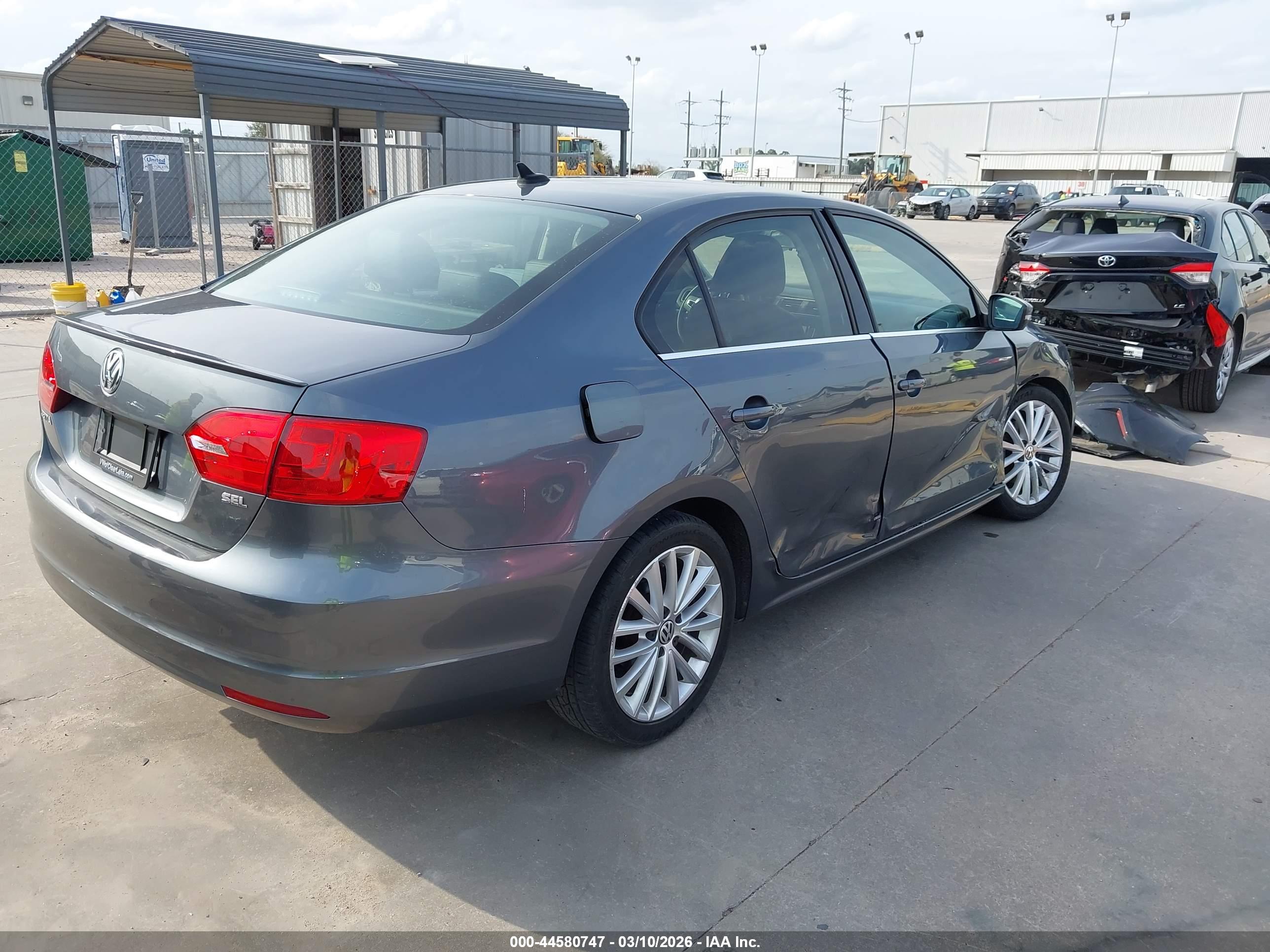 VOLKSWAGEN JETTA image 4