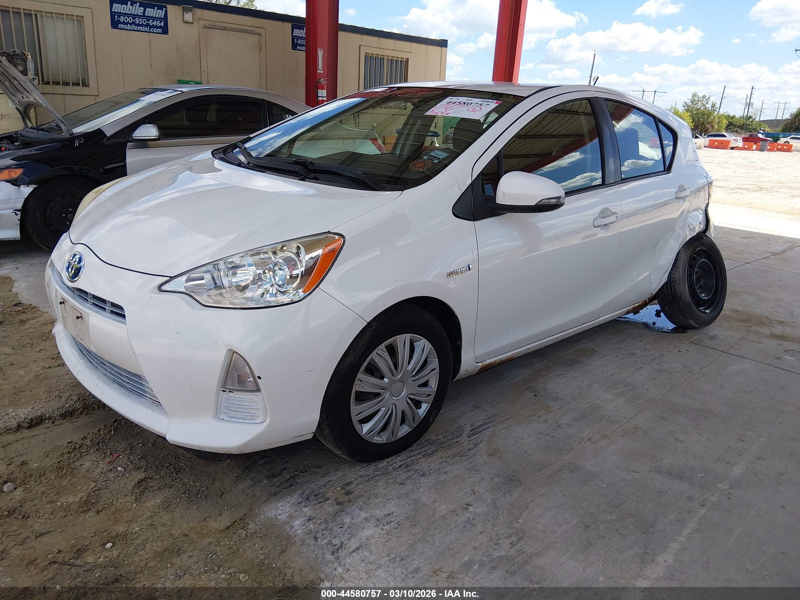 TOYOTA PRIUS image 2