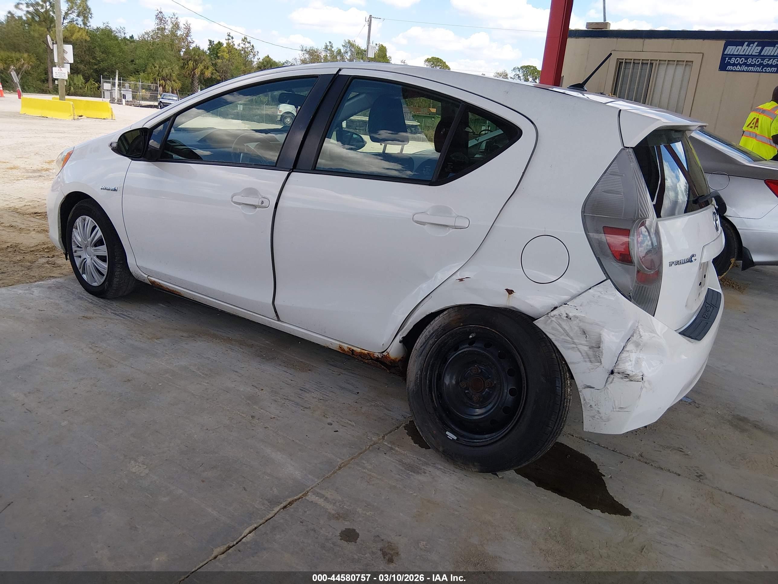 TOYOTA PRIUS image 3