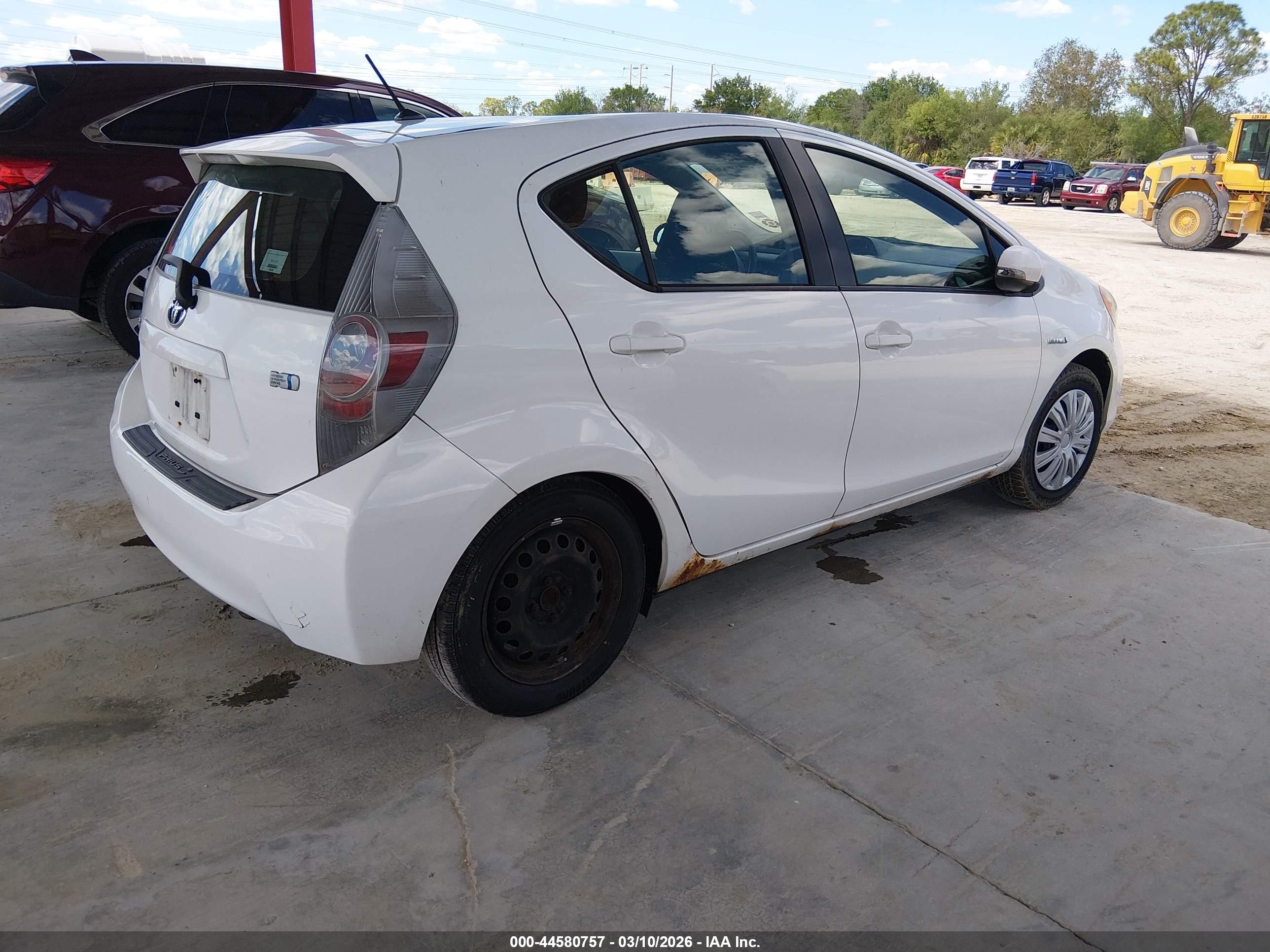 TOYOTA PRIUS image 4