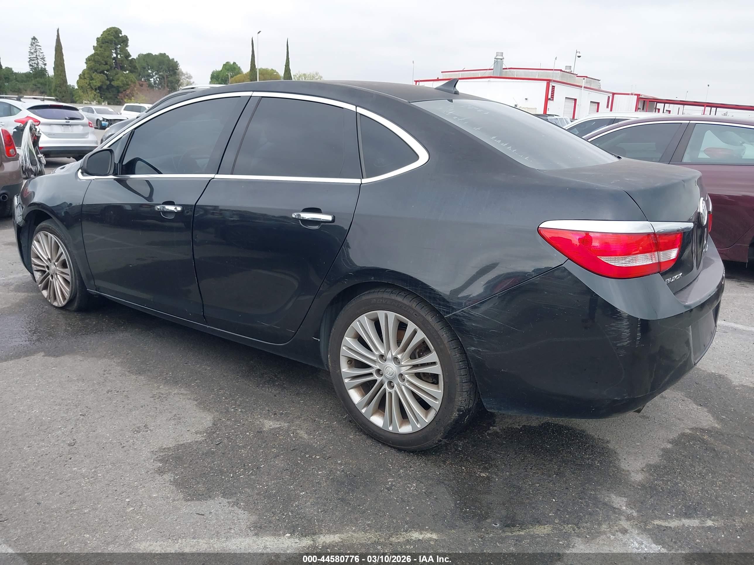 BUICK VERANO image 3