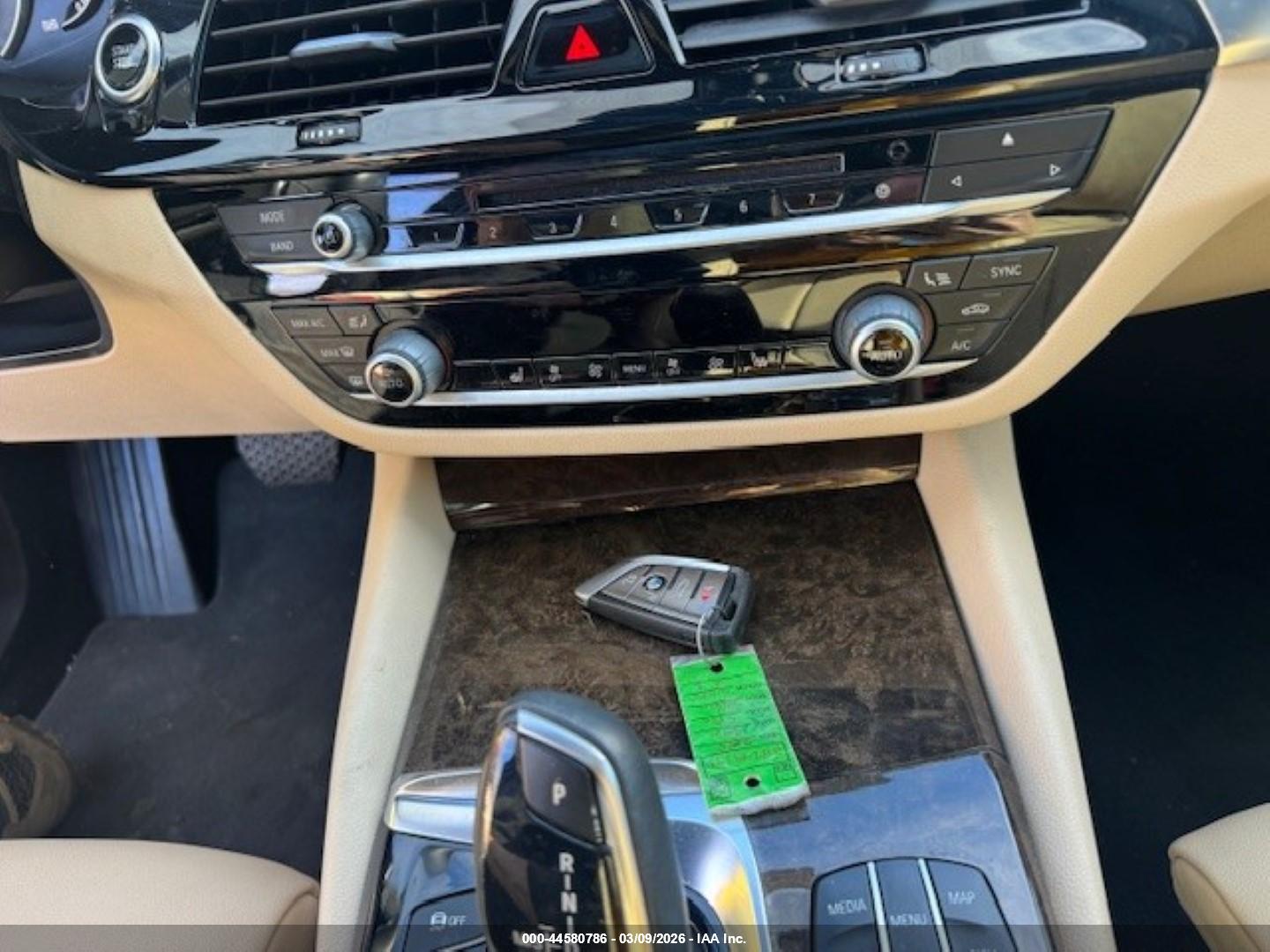 BMW 530E image 11