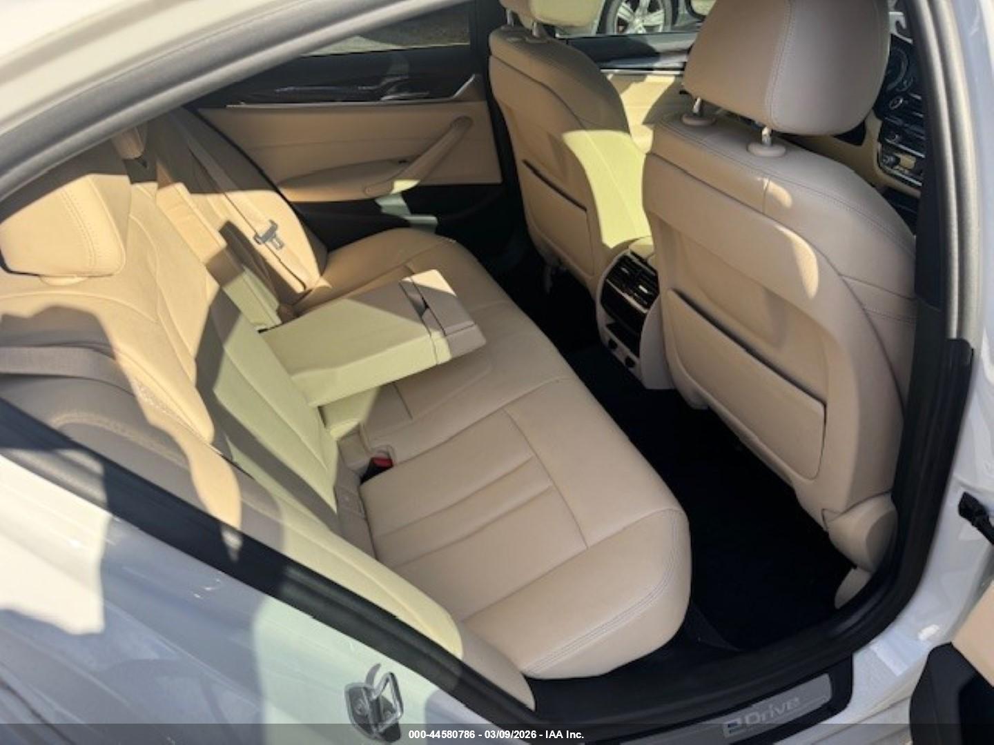 BMW 530E image 8