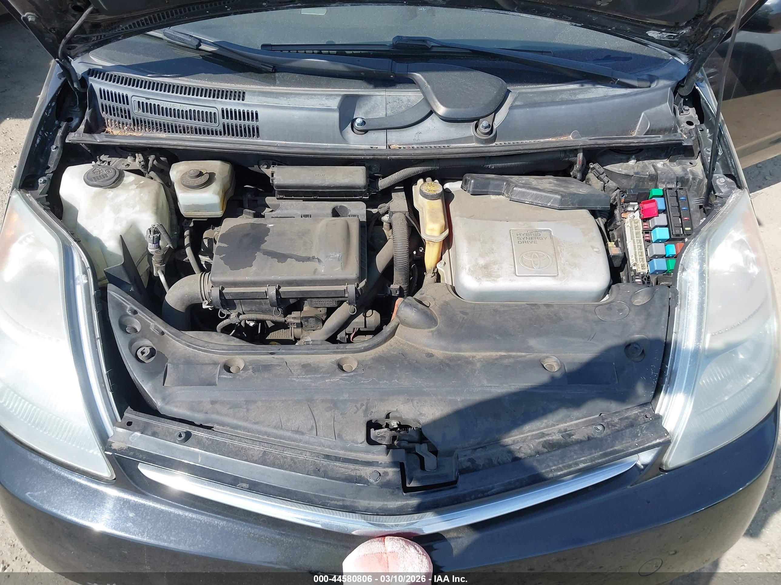 TOYOTA PRIUS image 10