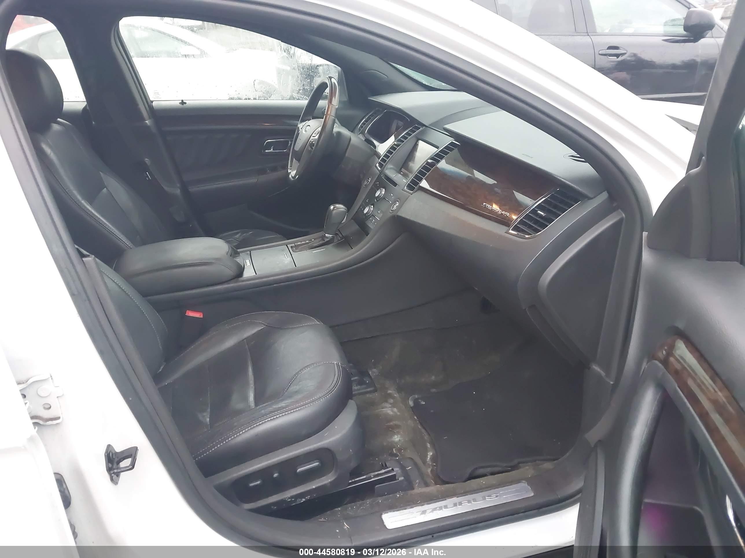 FORD TAURUS image 5