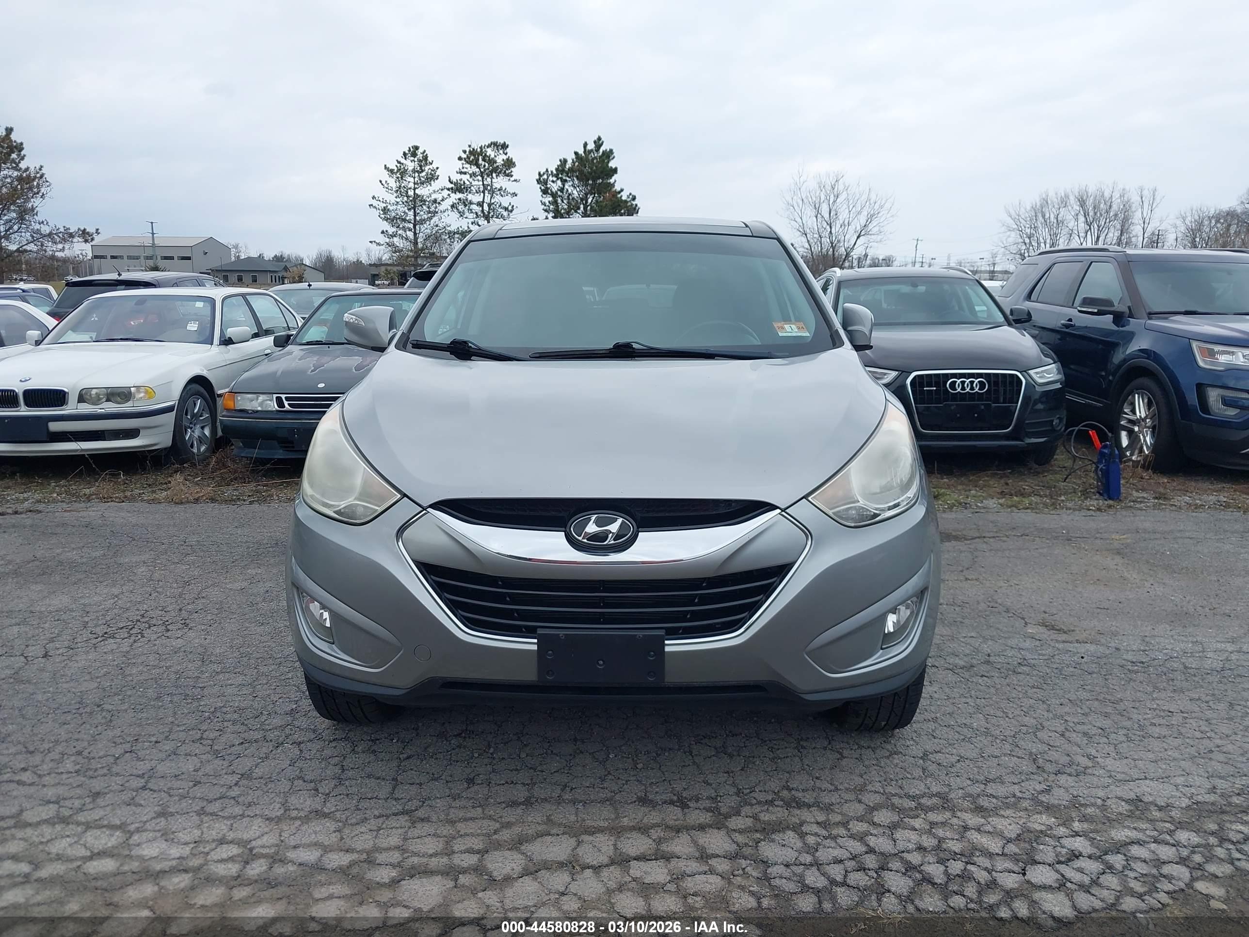 HYUNDAI TUCSON image 6