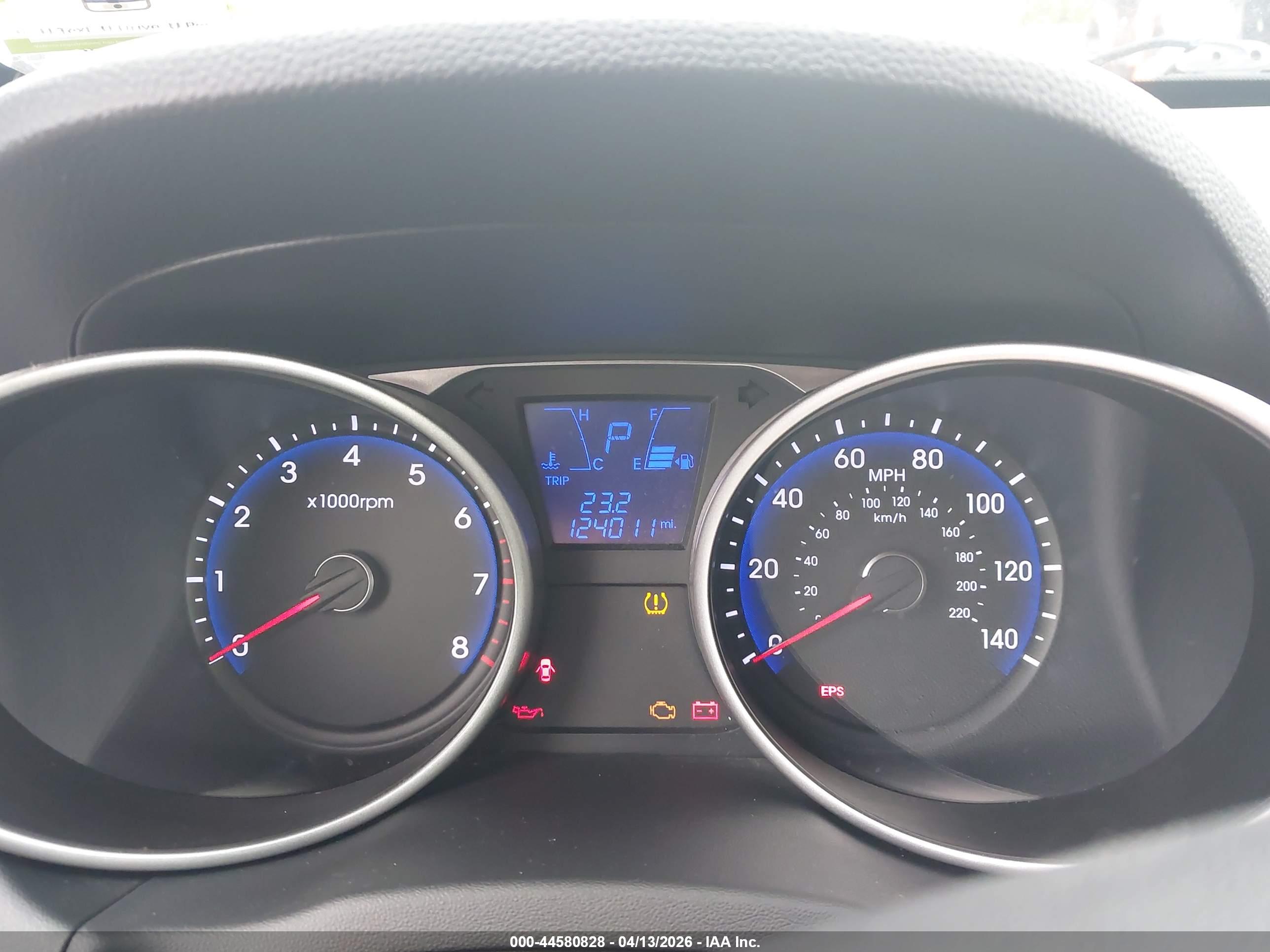 HYUNDAI TUCSON image 7