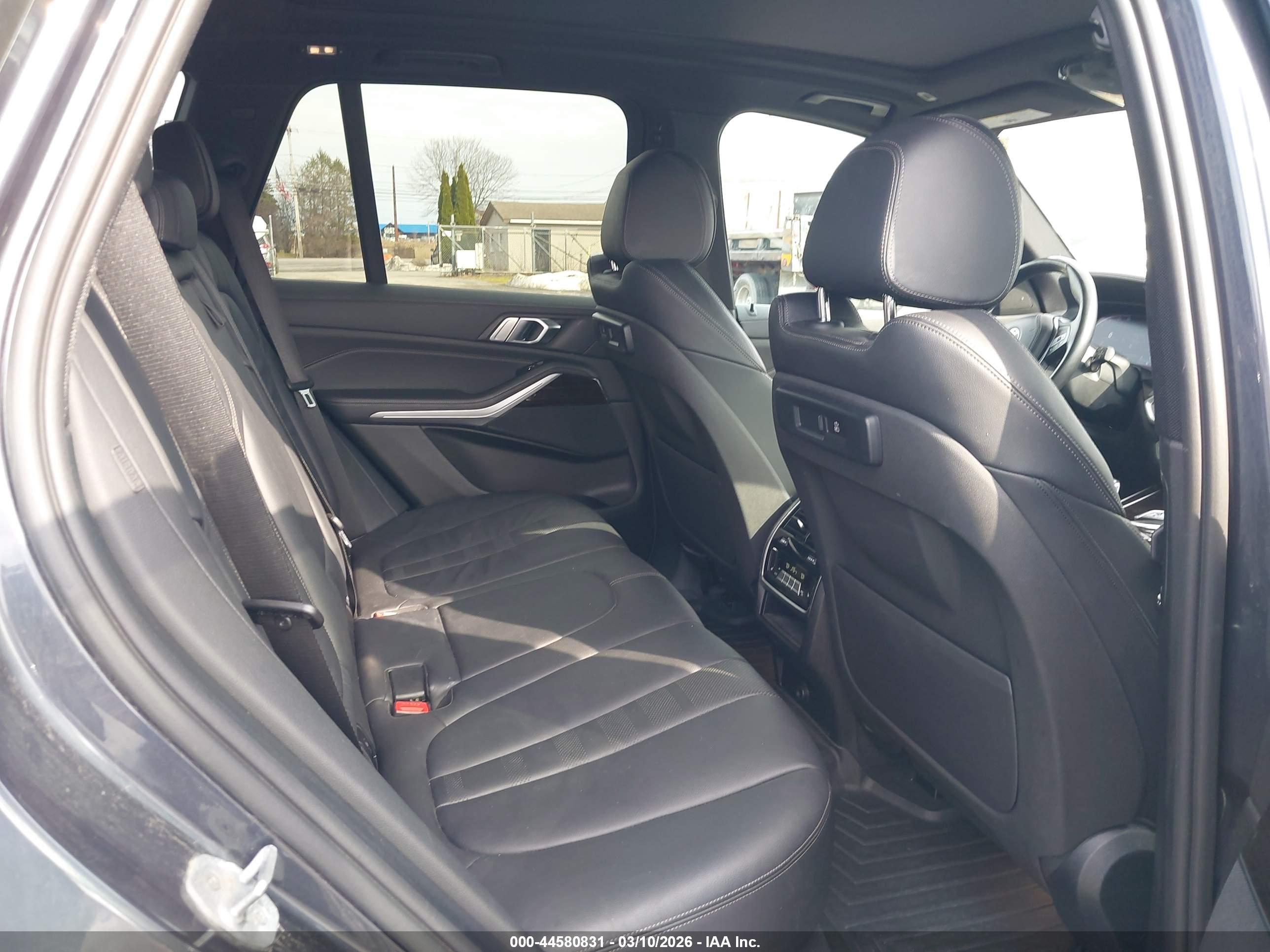 BMW X5 image 8