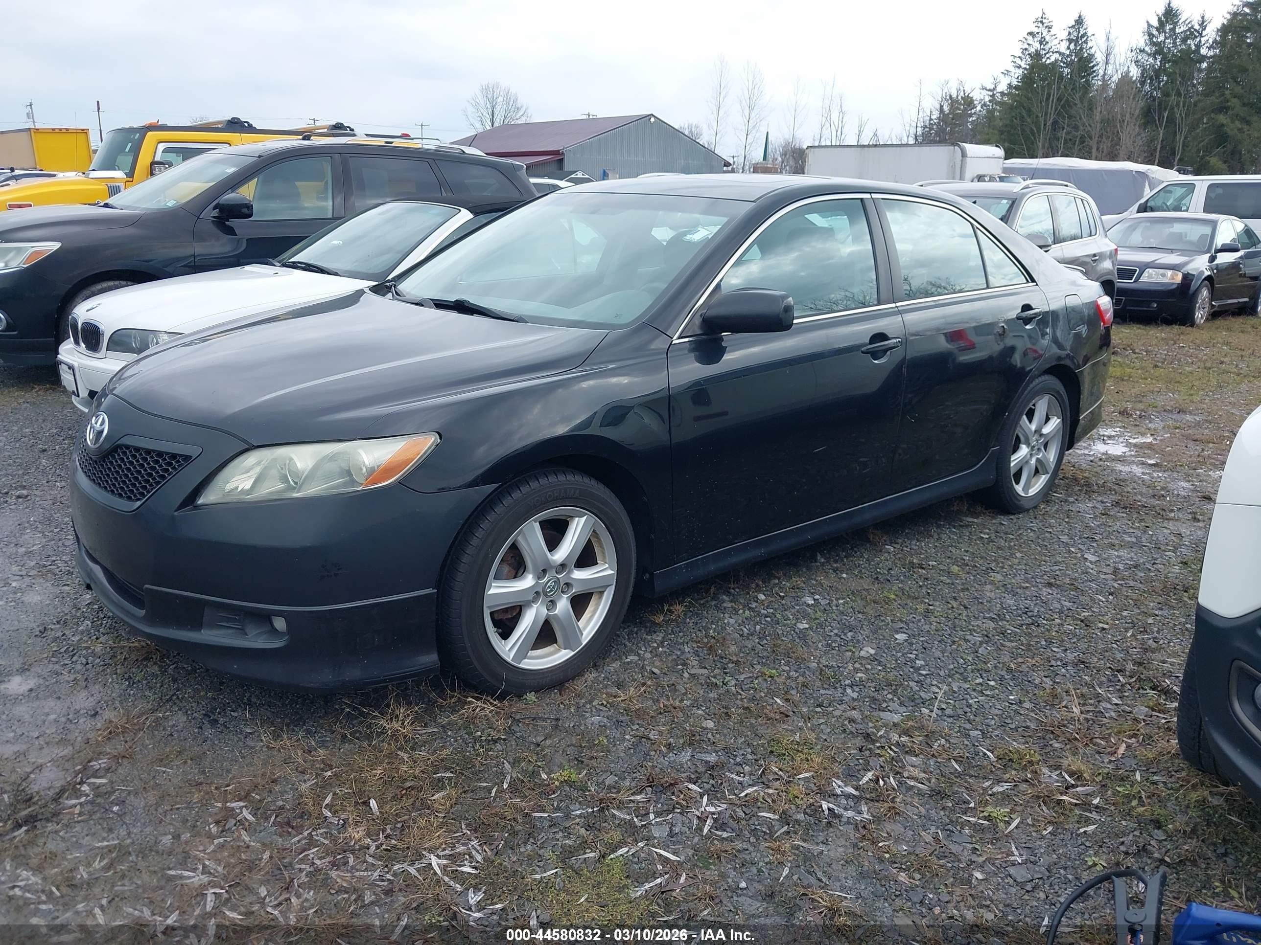 TOYOTA CAMRY image 2