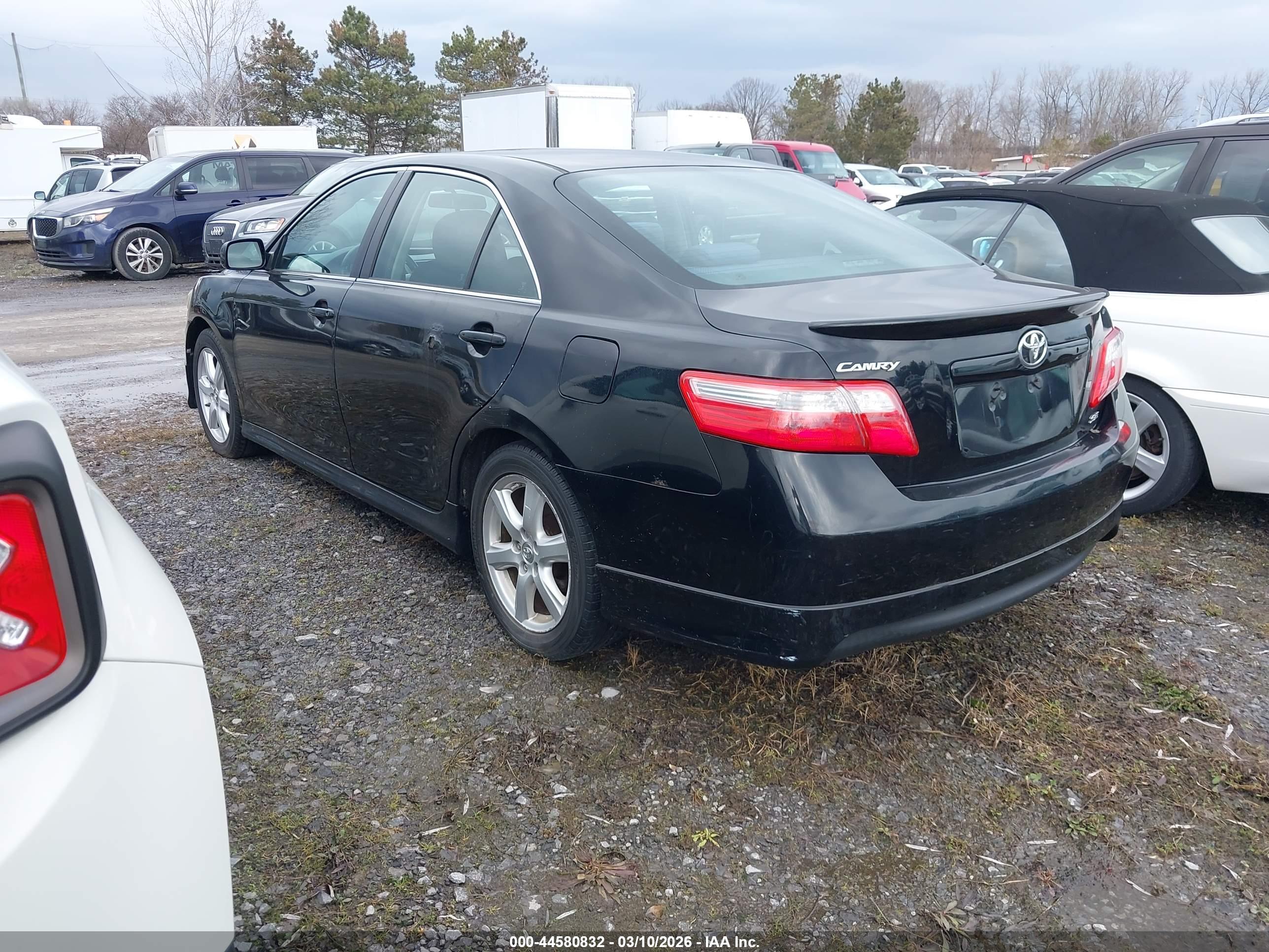 TOYOTA CAMRY image 3