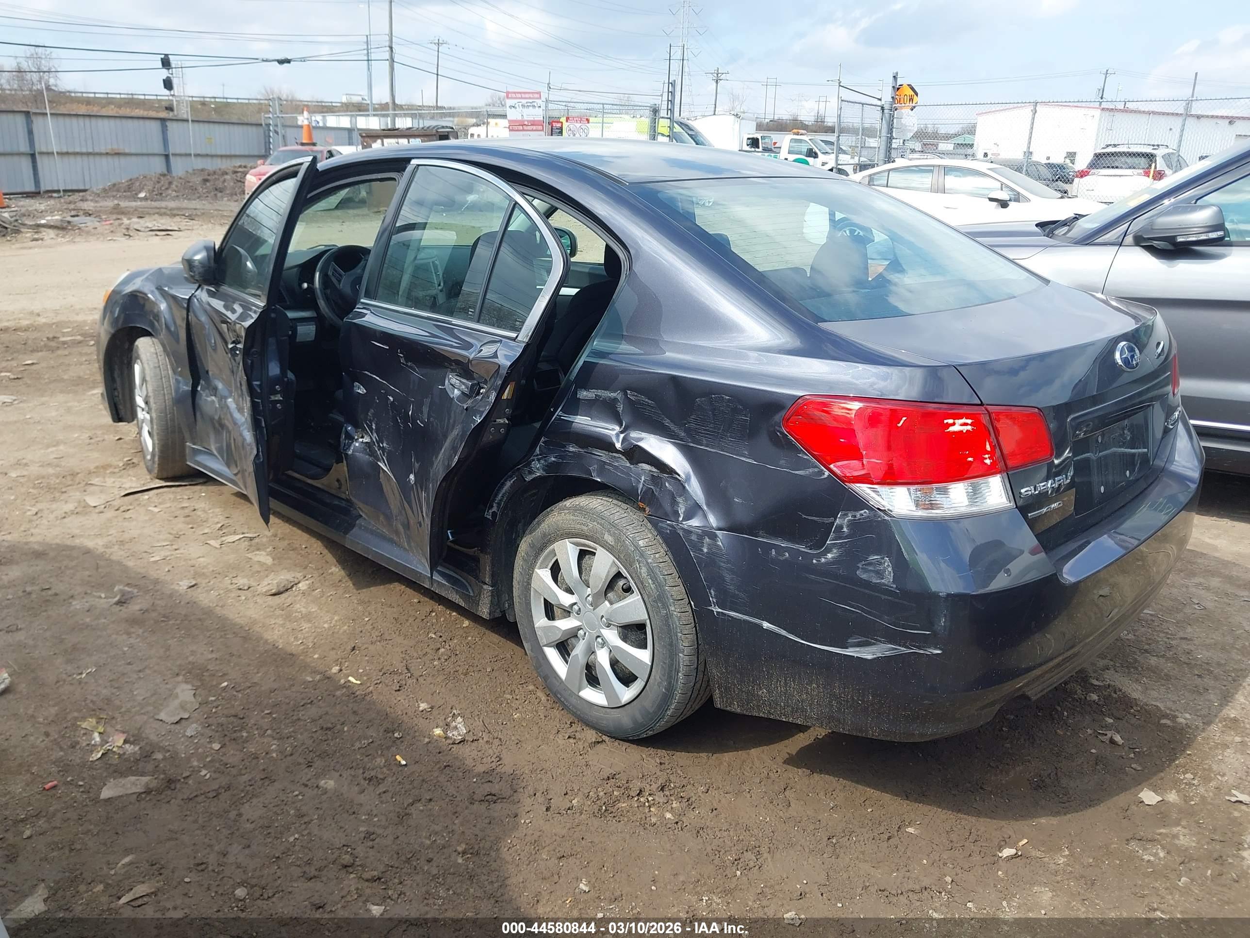 SUBARU LEGACY image 3