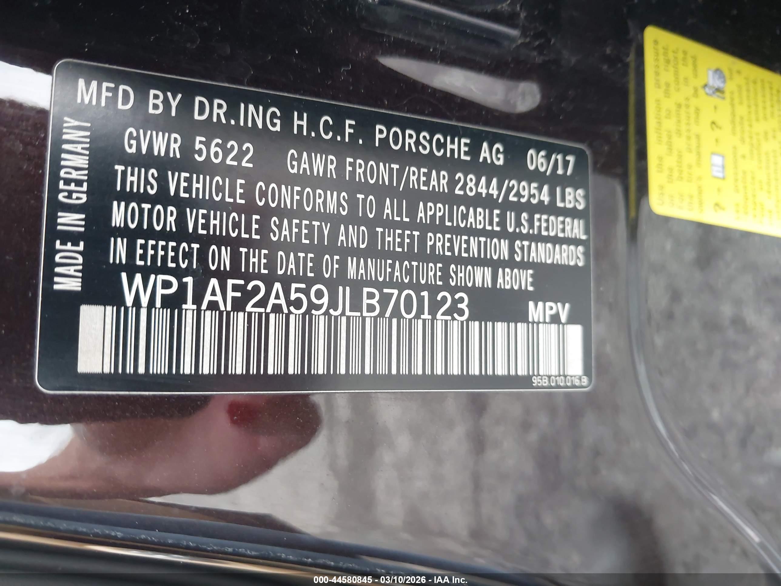 PORSCHE MACAN image 9