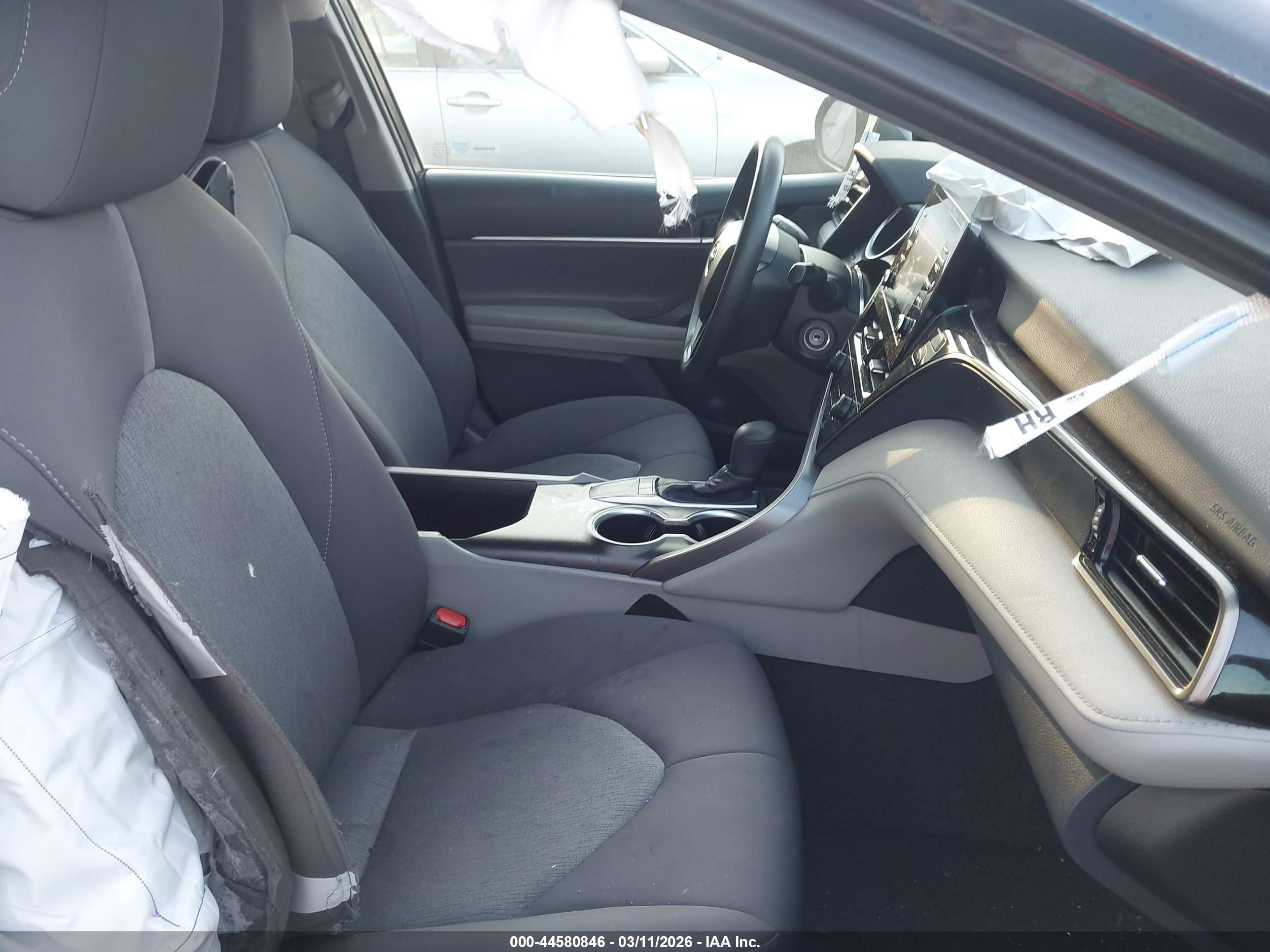 TOYOTA CAMRY image 5