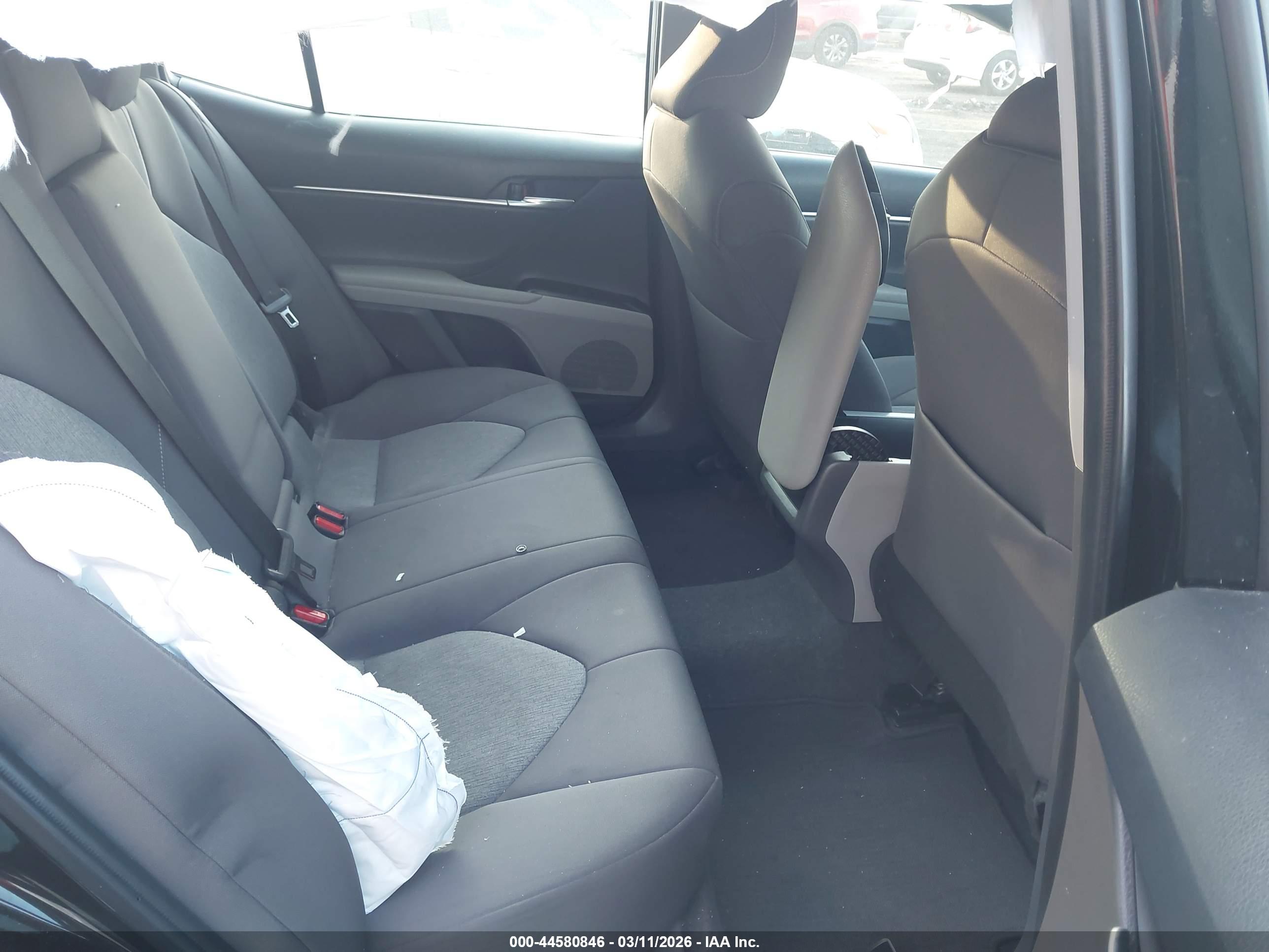 TOYOTA CAMRY image 8