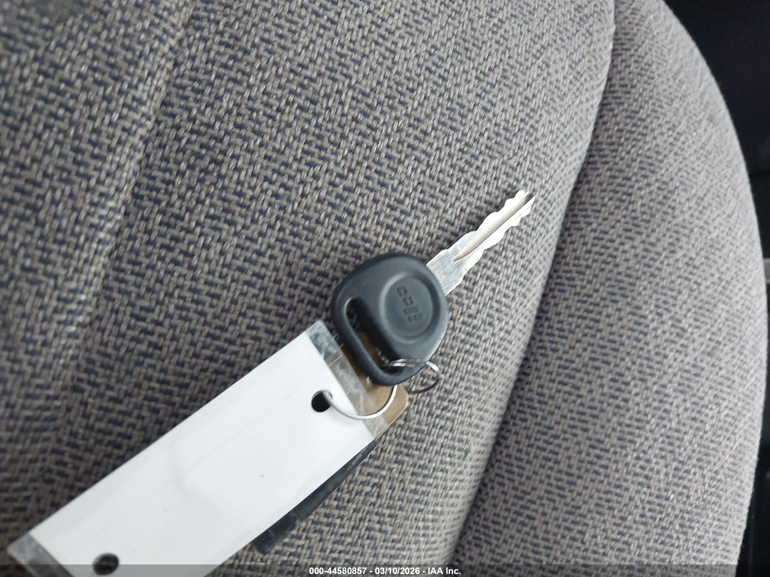 GMC SAVANA image 11