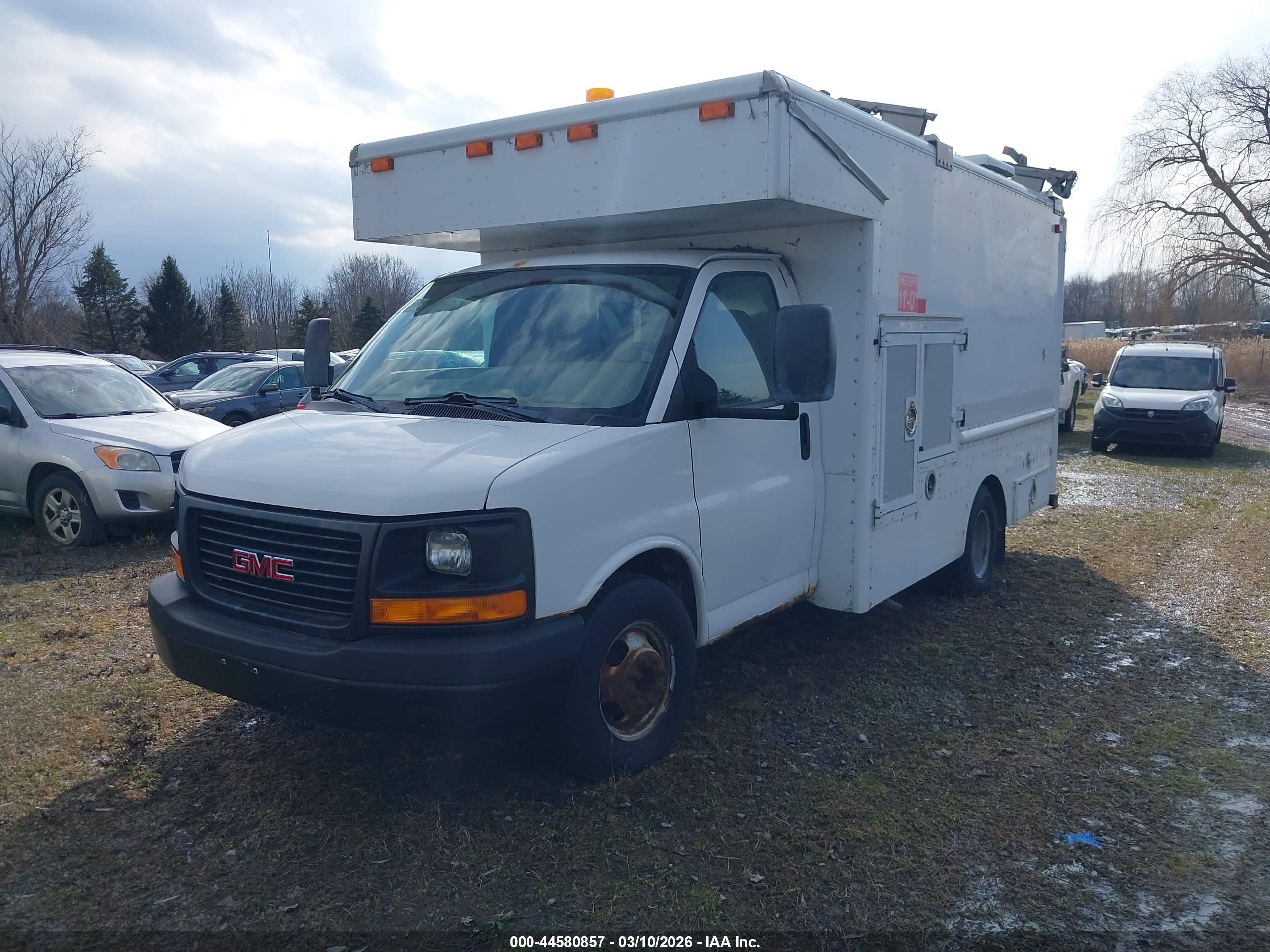 GMC SAVANA image 2
