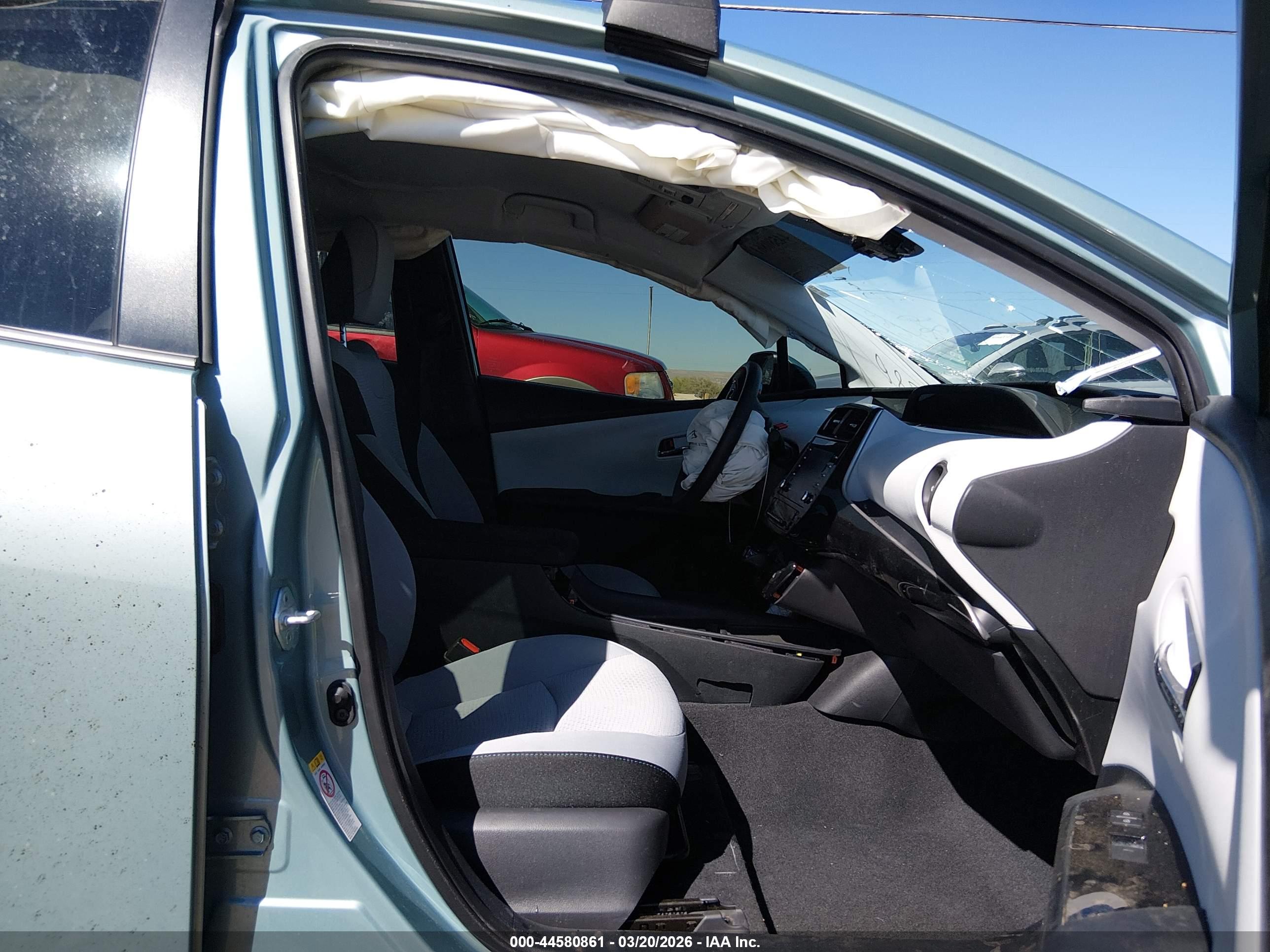 TOYOTA PRIUS image 5