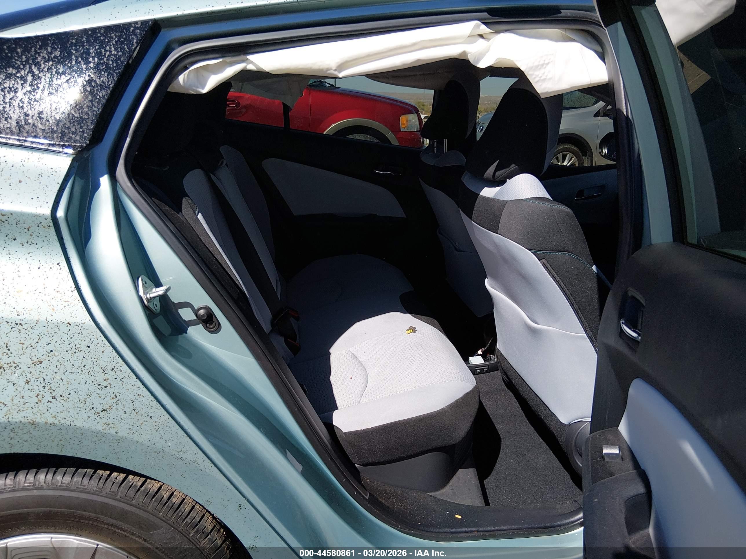 TOYOTA PRIUS image 8