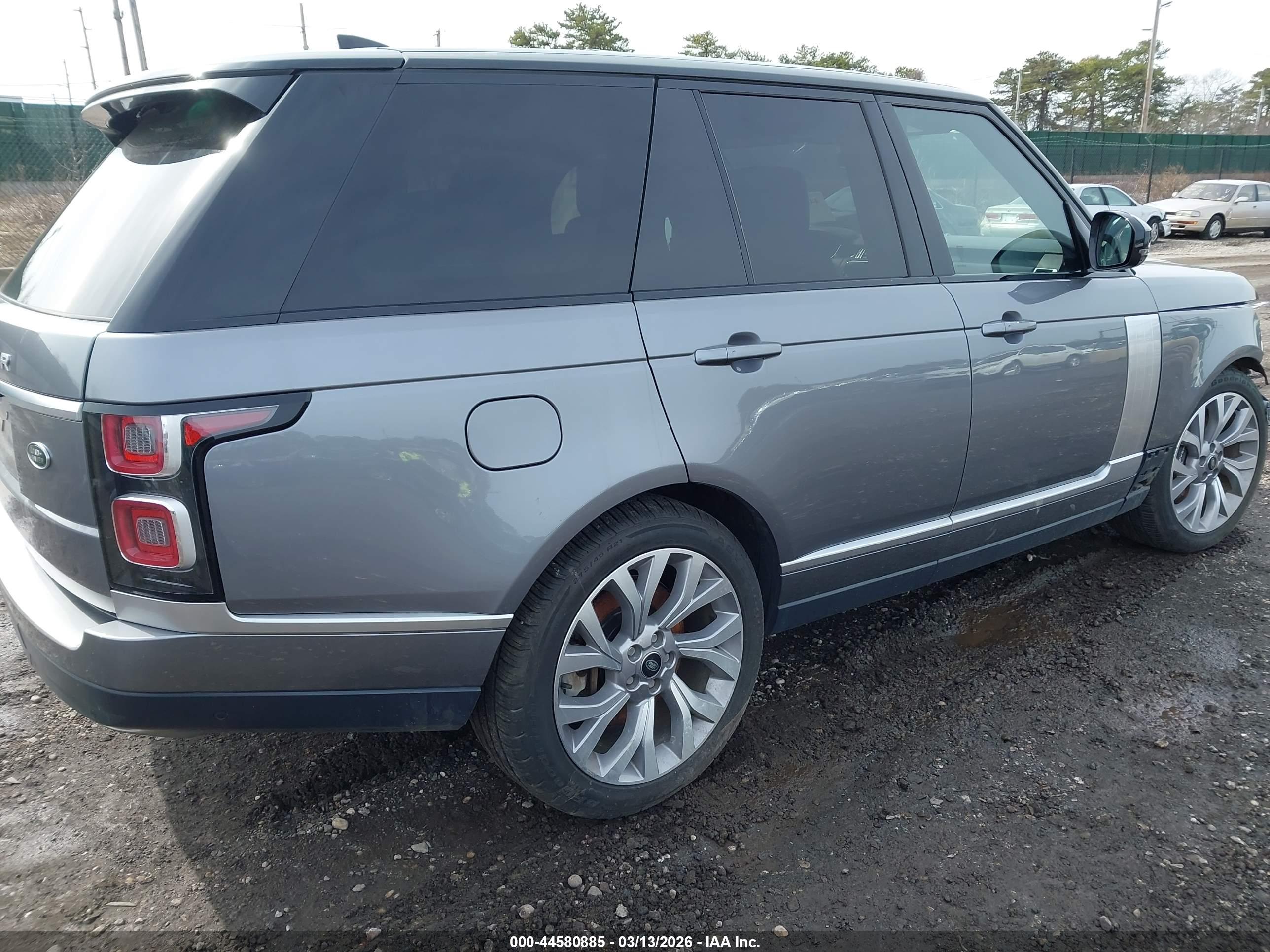 LAND ROVER image 4