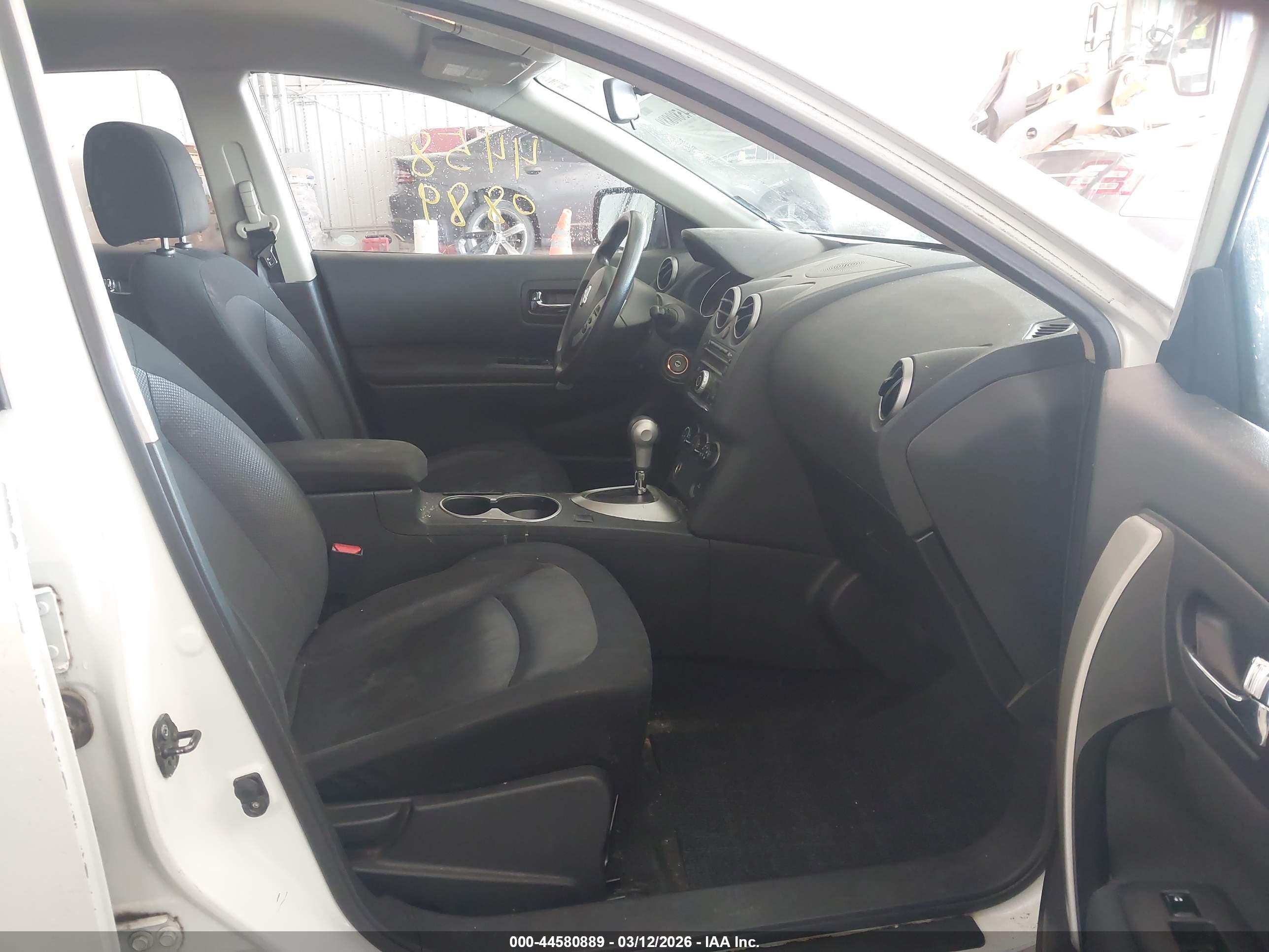 NISSAN ROGUE image 5
