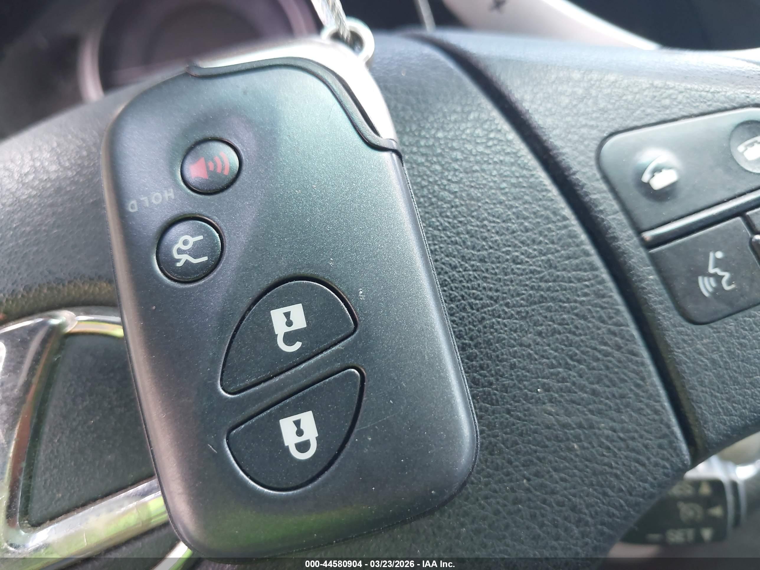 LEXUS IS image 11