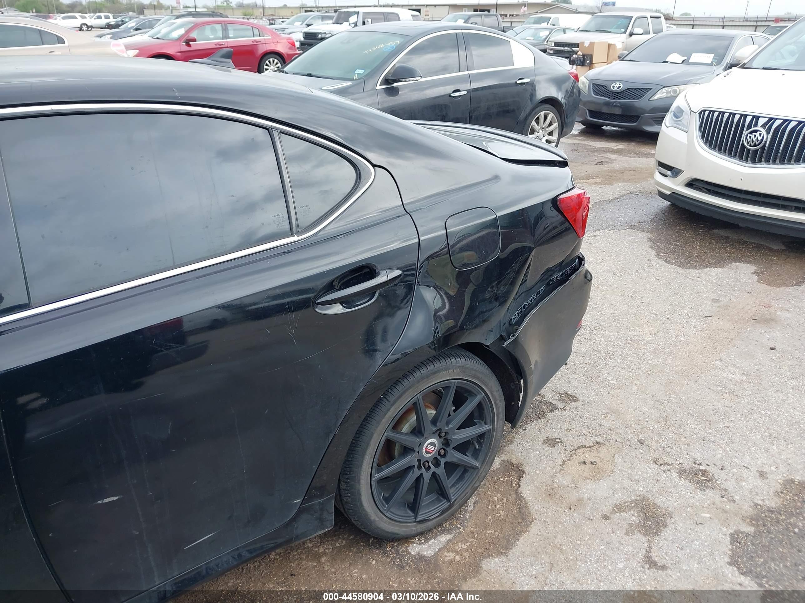 LEXUS IS image 6