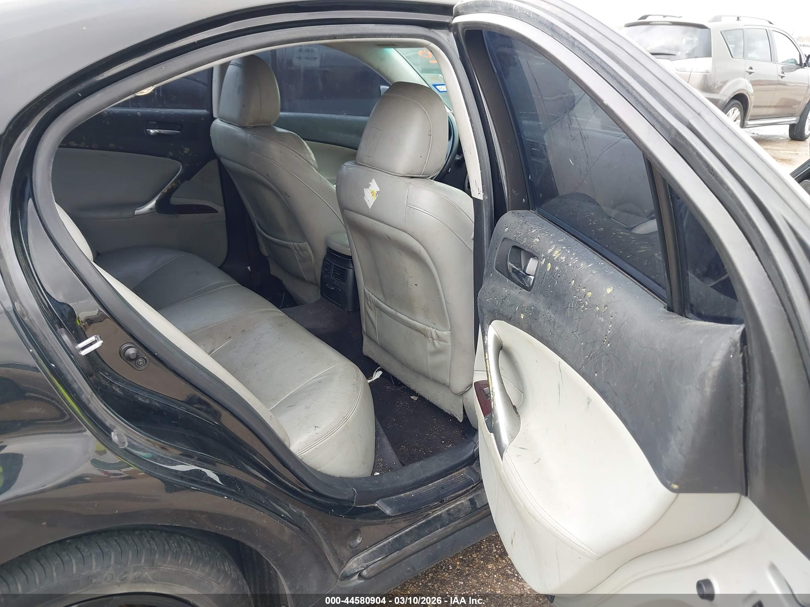LEXUS IS image 8