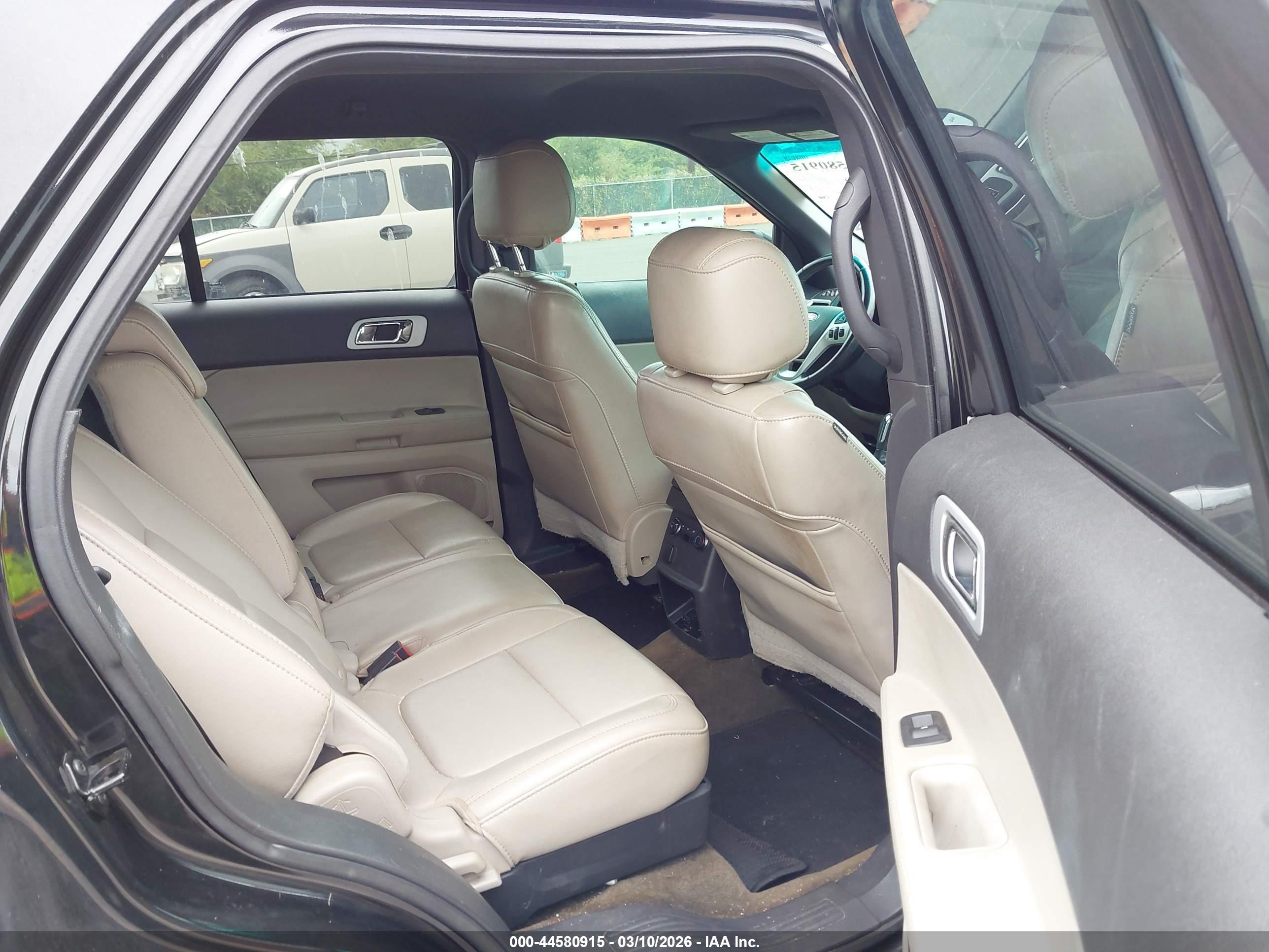 FORD EXPLORER image 8