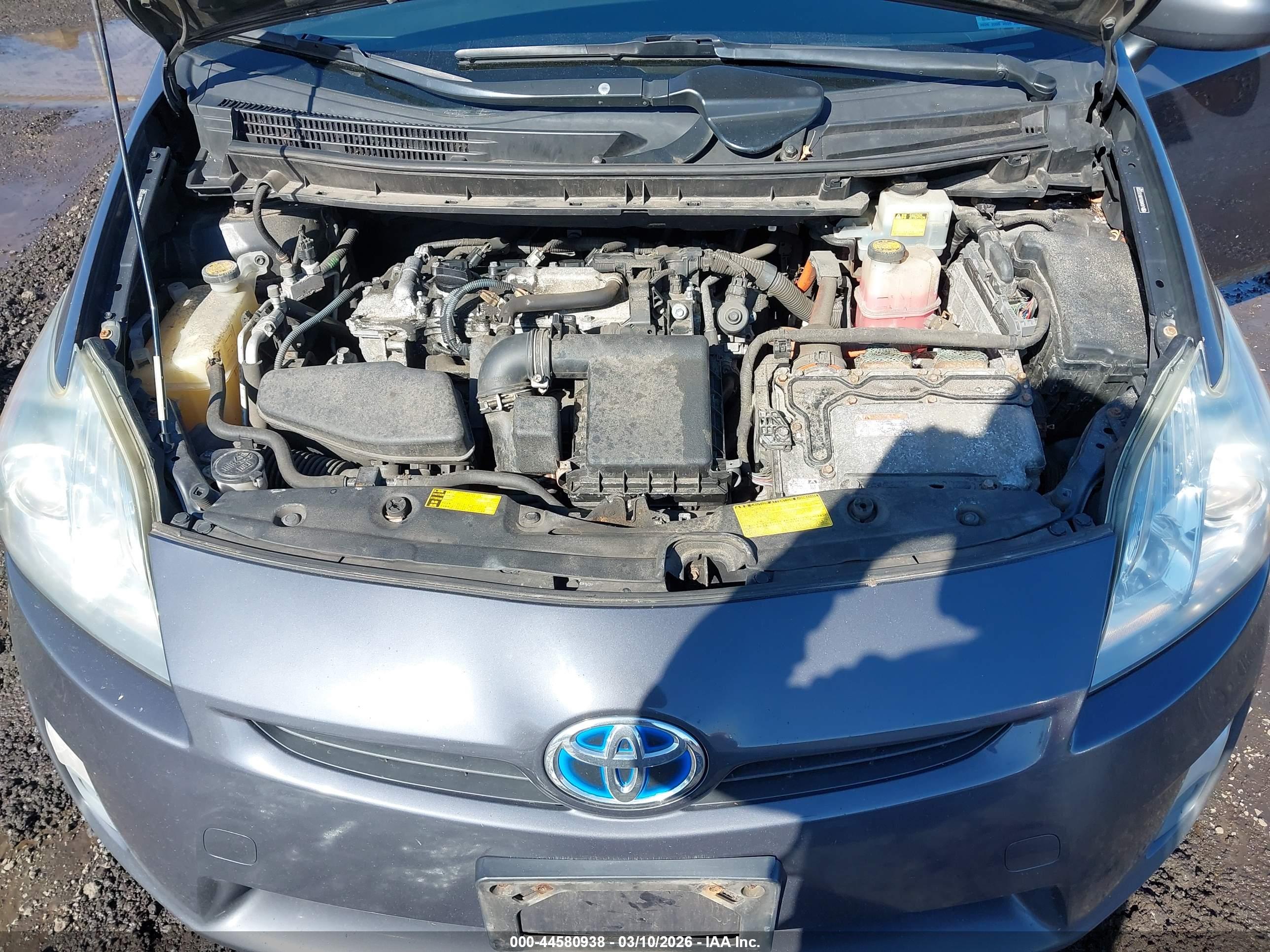 TOYOTA PRIUS image 10