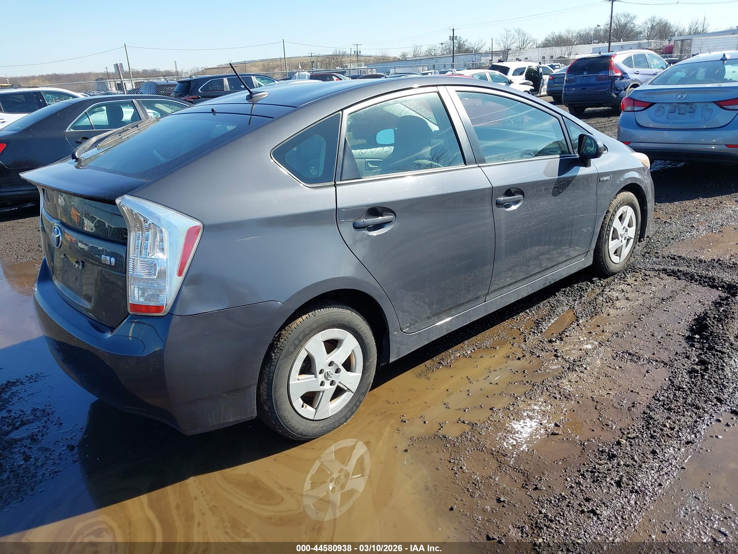 TOYOTA PRIUS image 4
