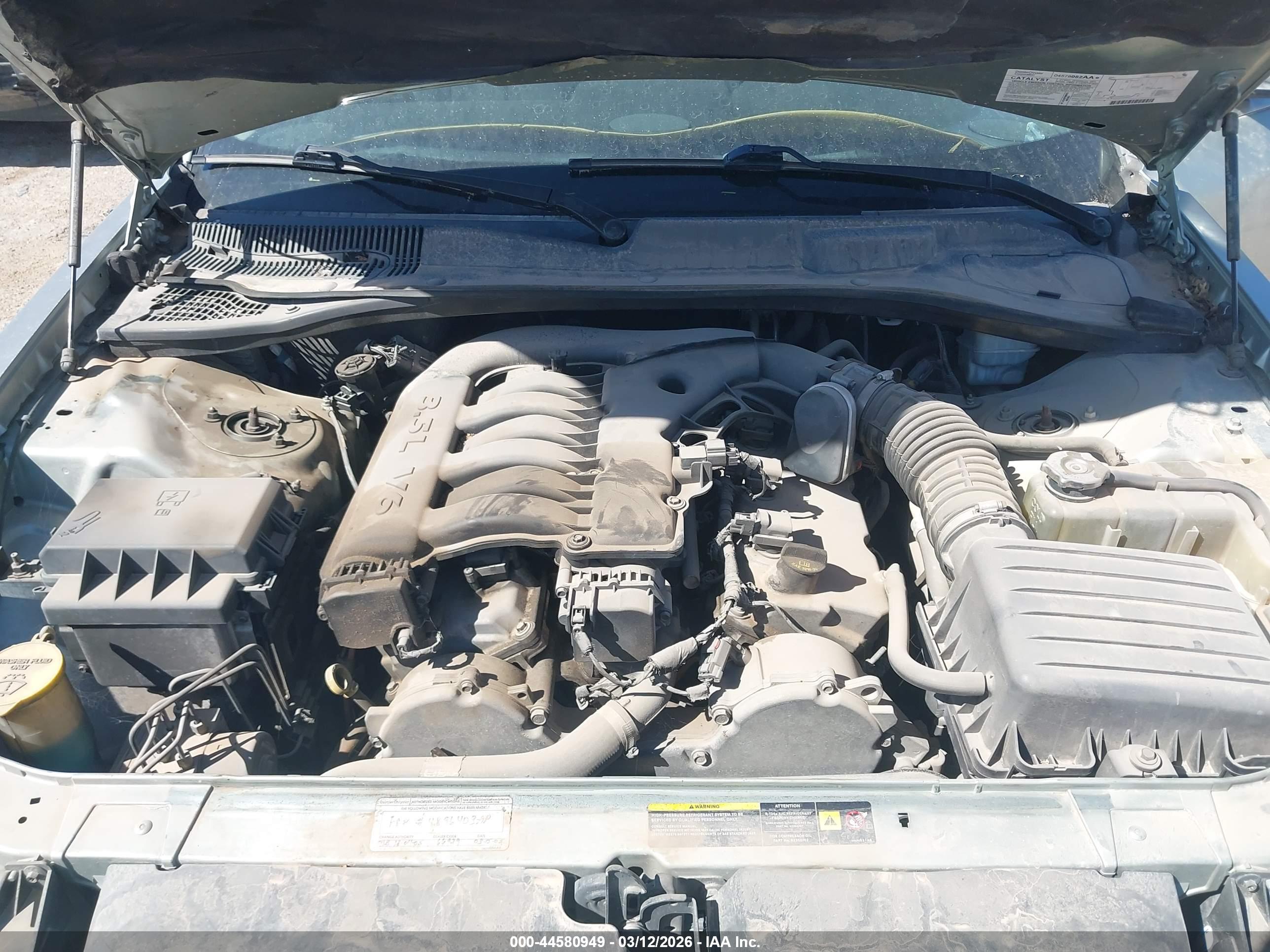 CHRYSLER 300 image 10