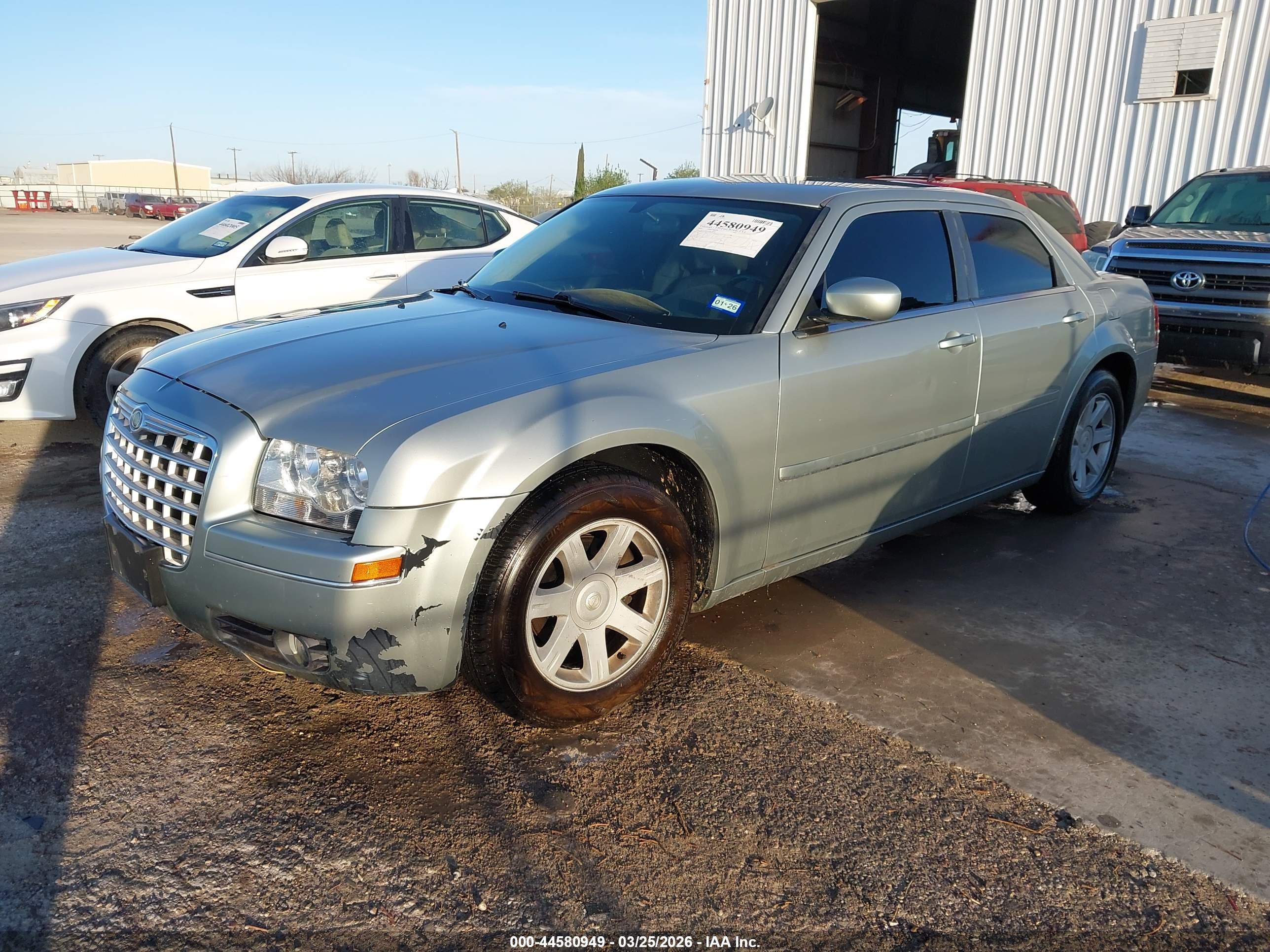 CHRYSLER 300 image 2