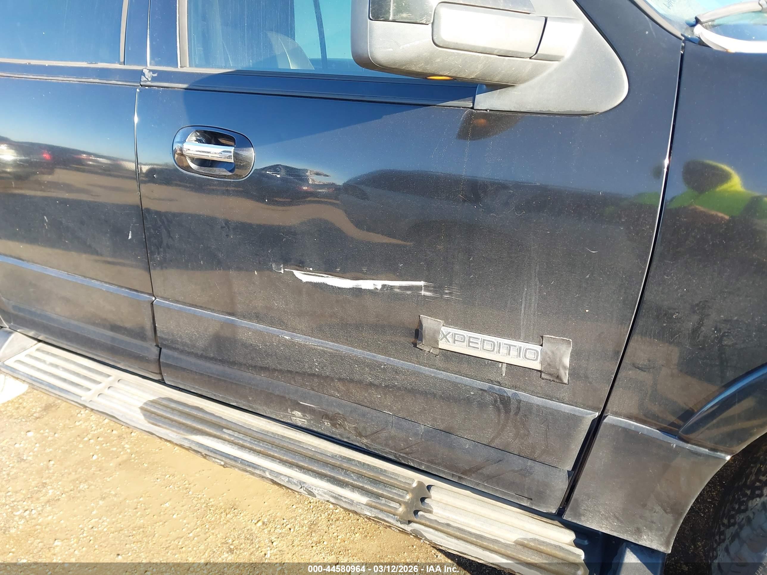 FORD EXPEDITION image 6