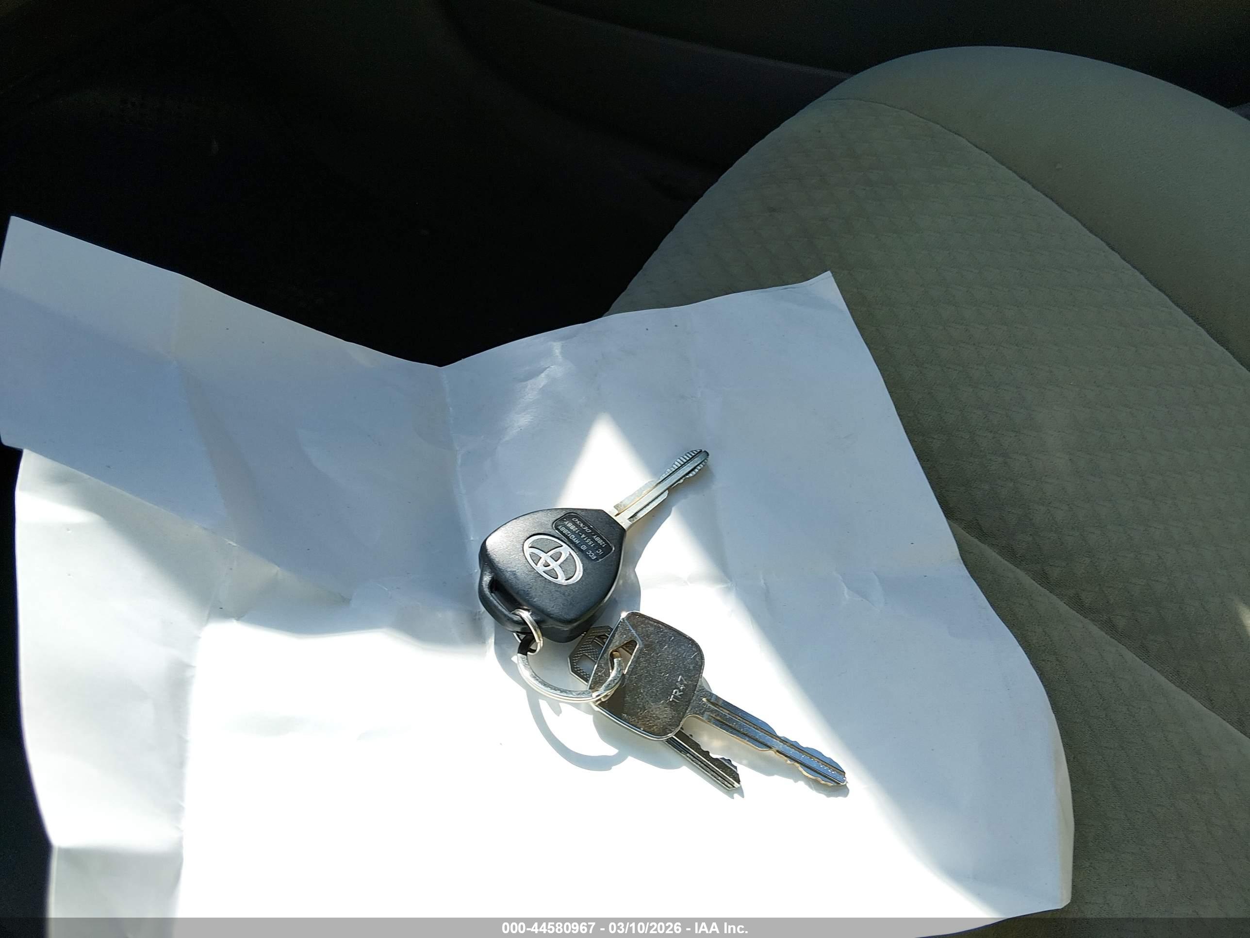 TOYOTA CAMRY image 11