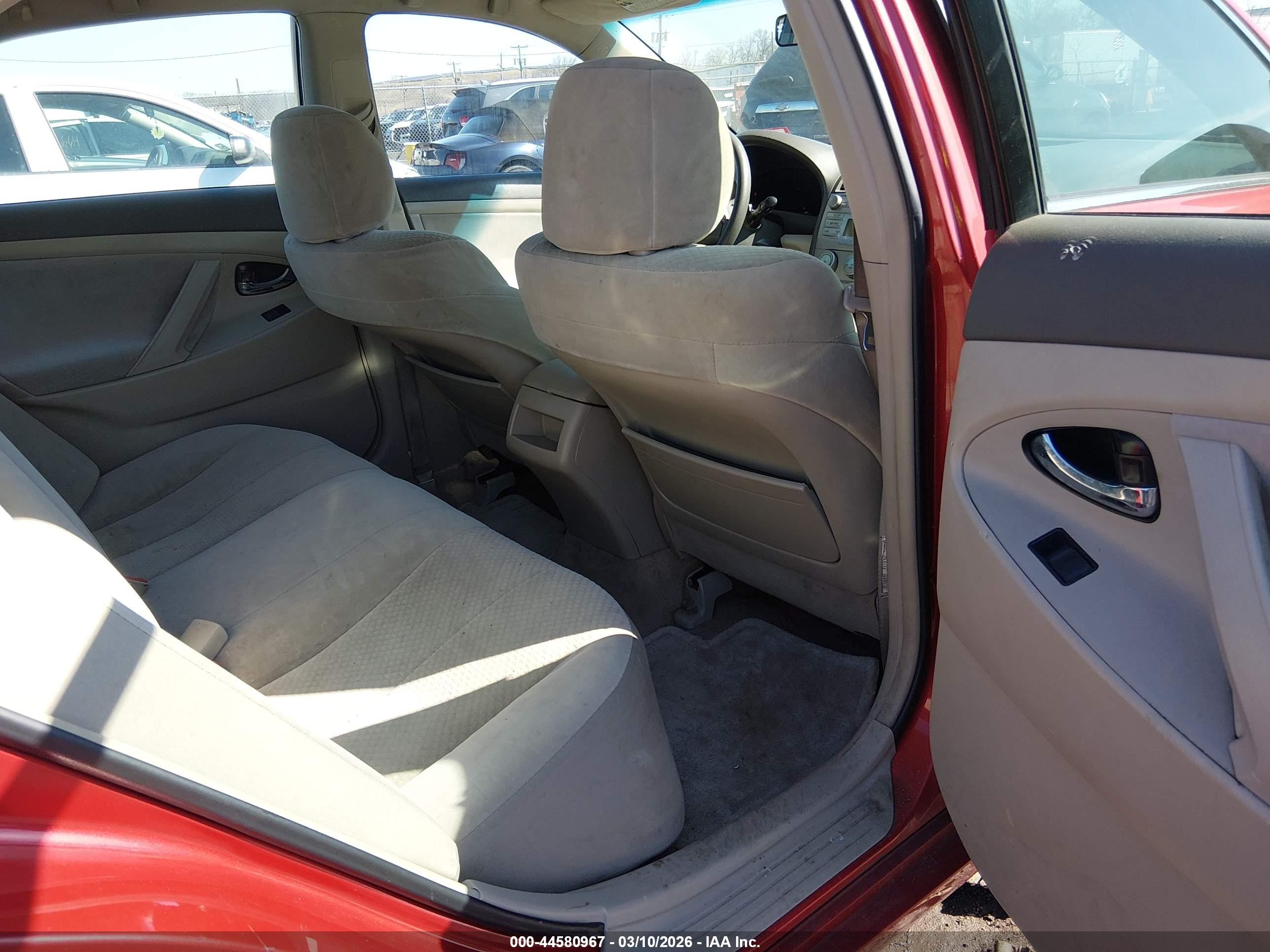 TOYOTA CAMRY image 8