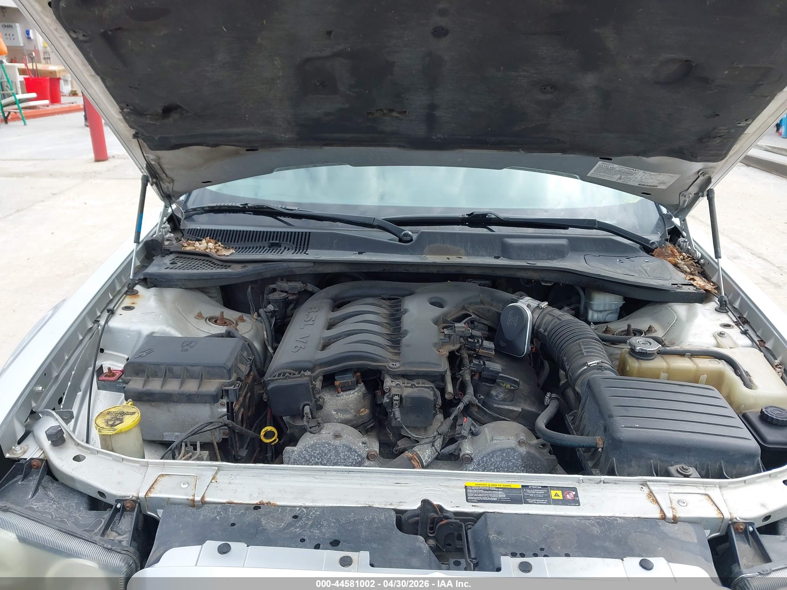 CHRYSLER 300 image 10