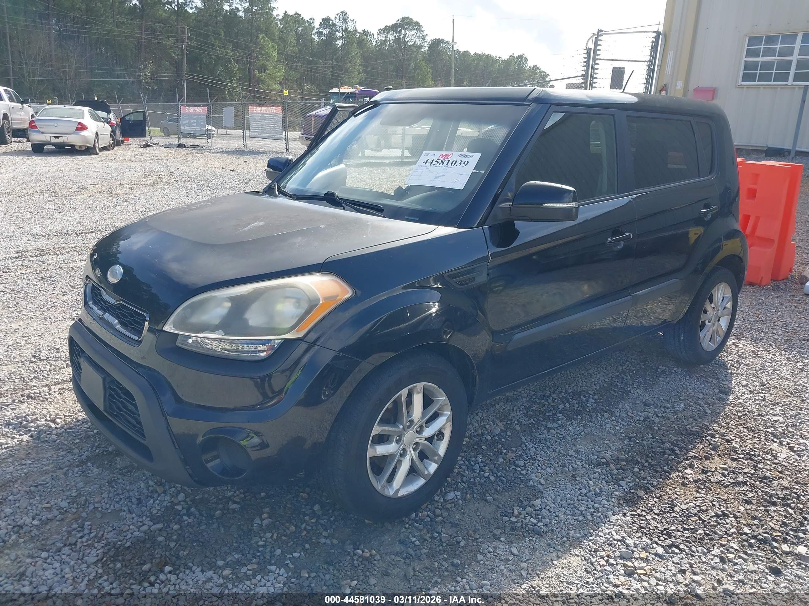KIA SOUL image 2