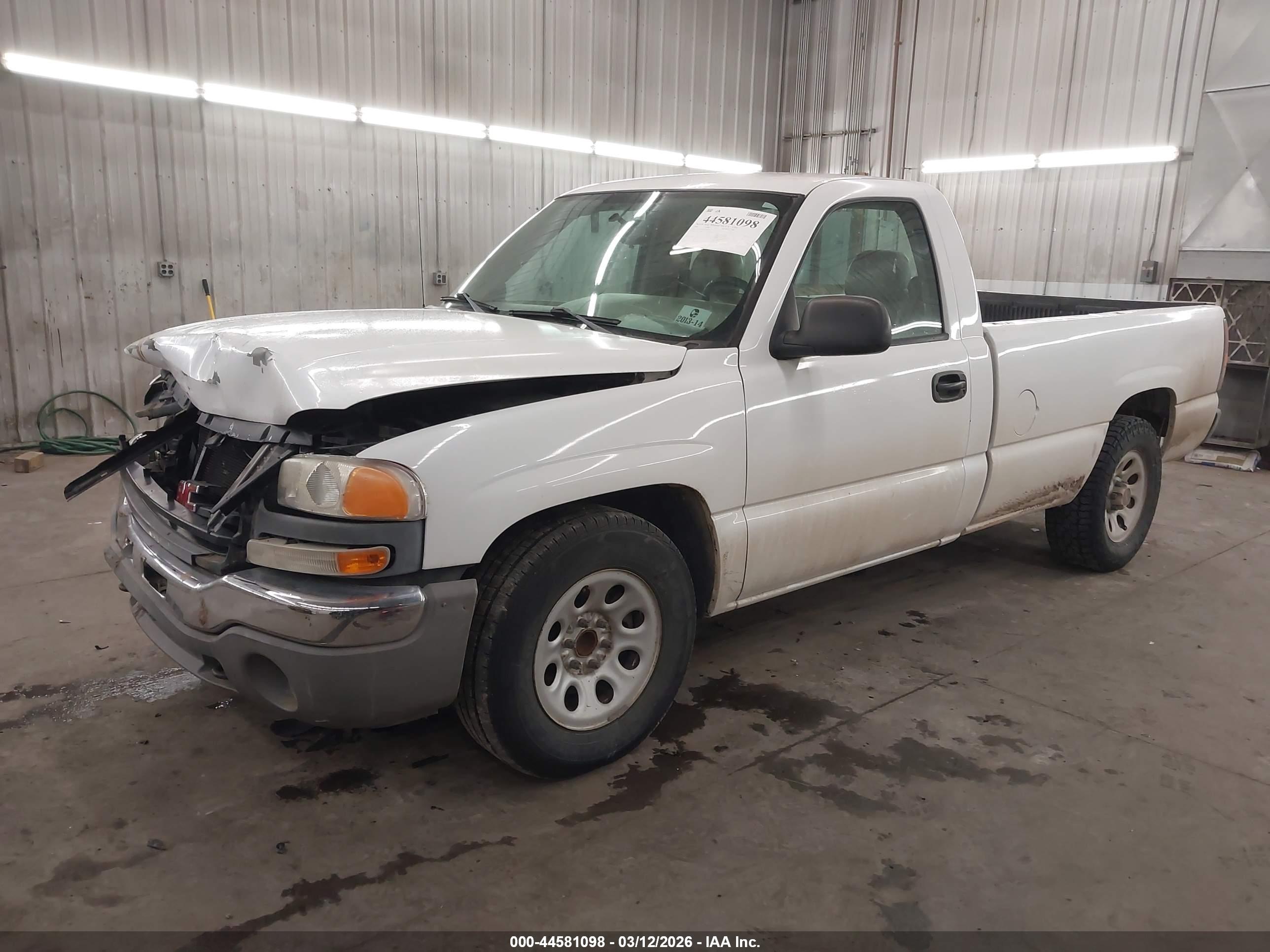 GMC SIERRA image 2