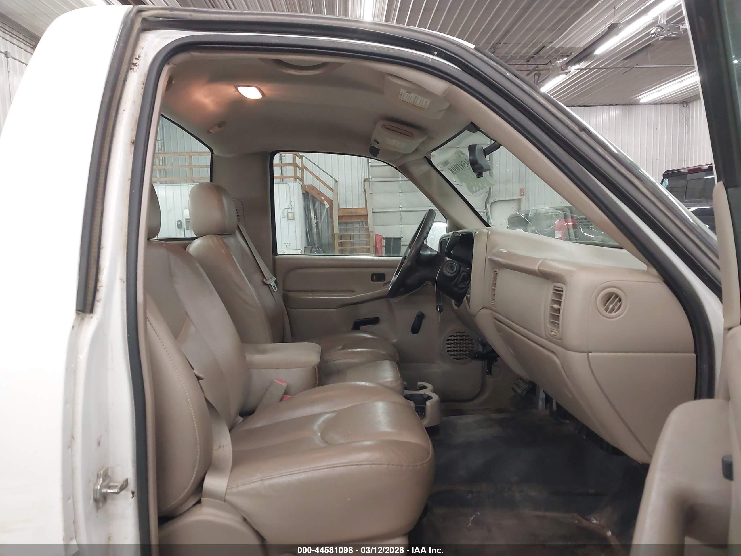 GMC SIERRA image 5