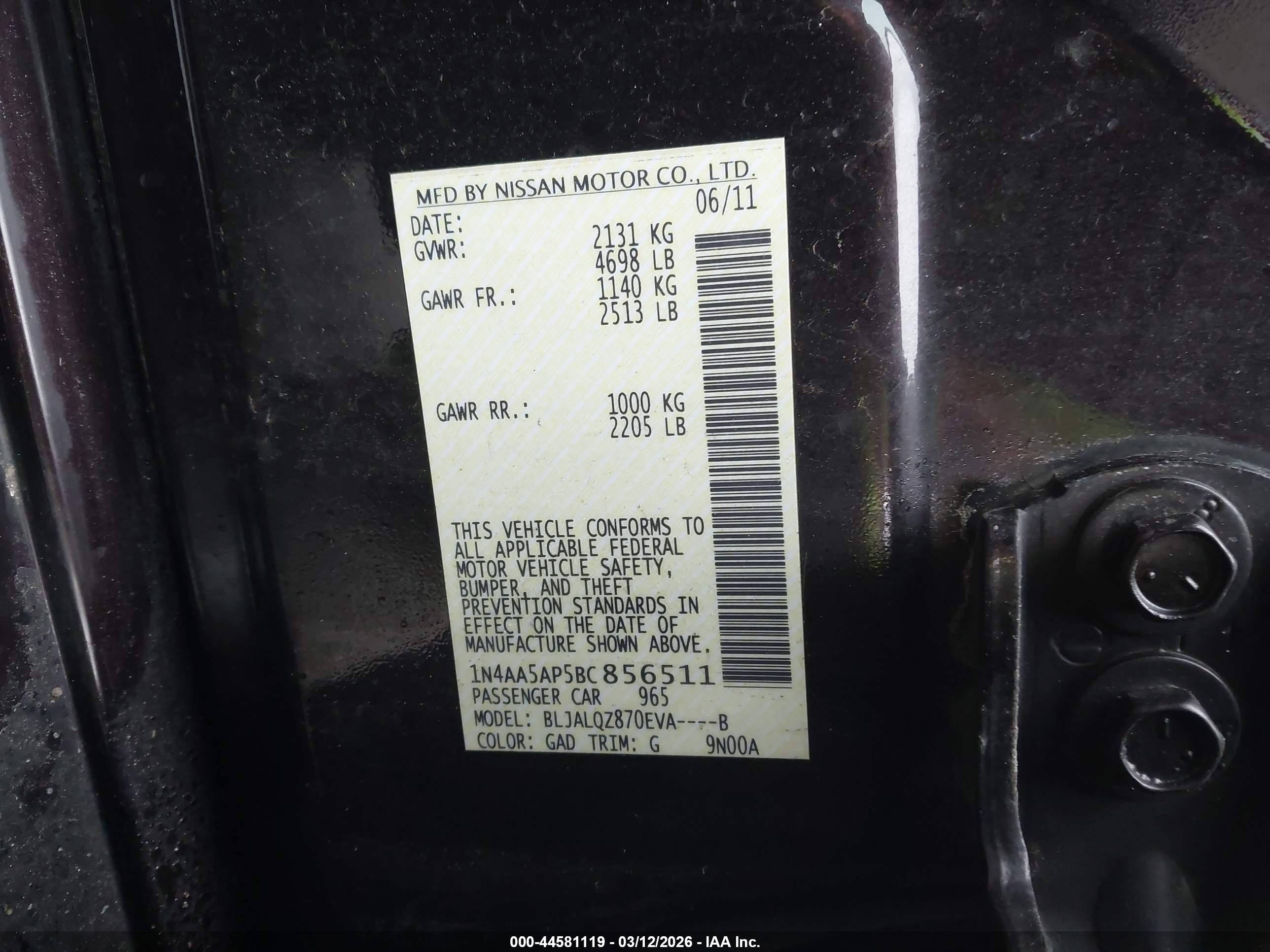 NISSAN MAXIMA image 9