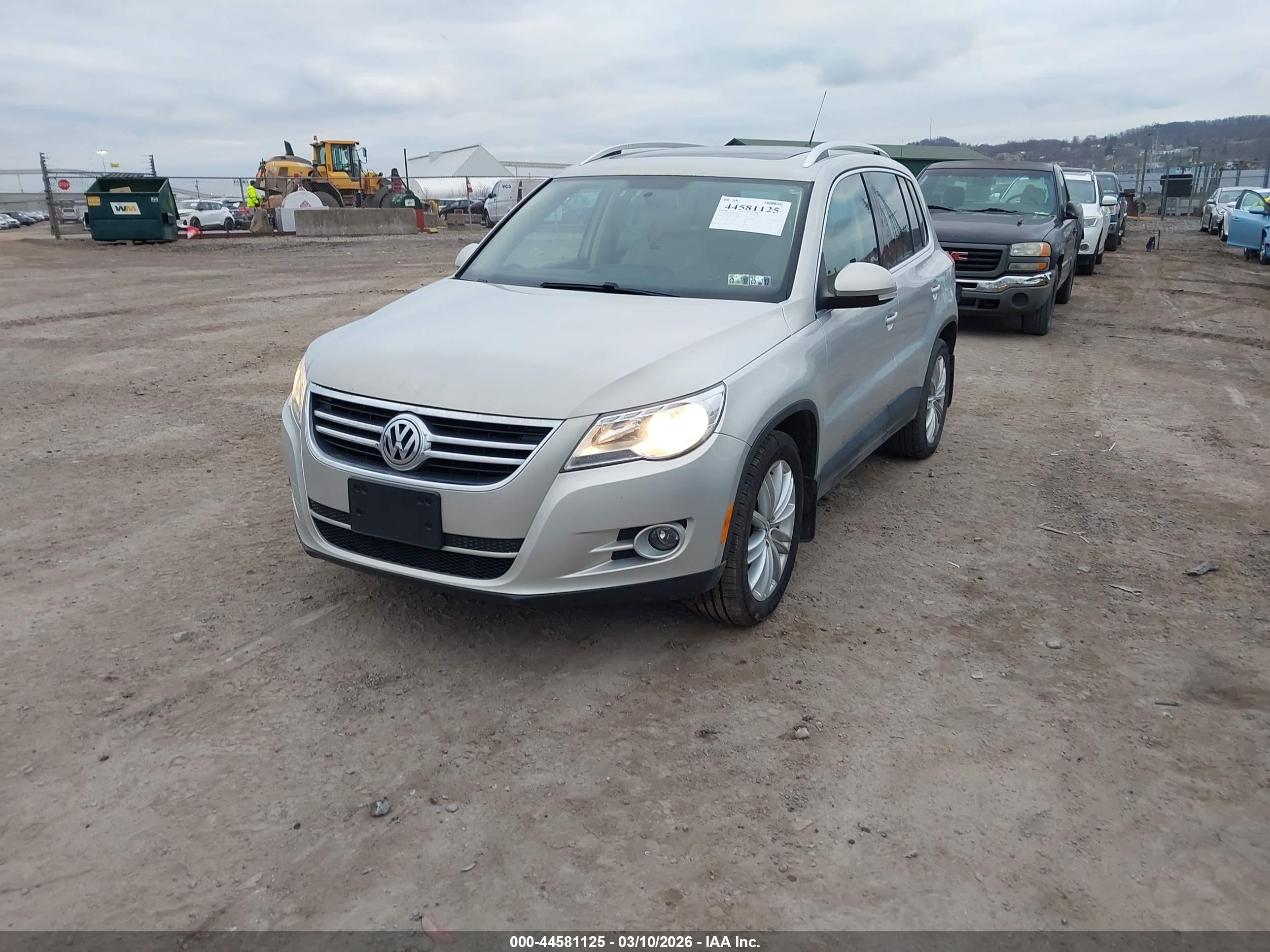 VOLKSWAGEN TIGUAN image 2