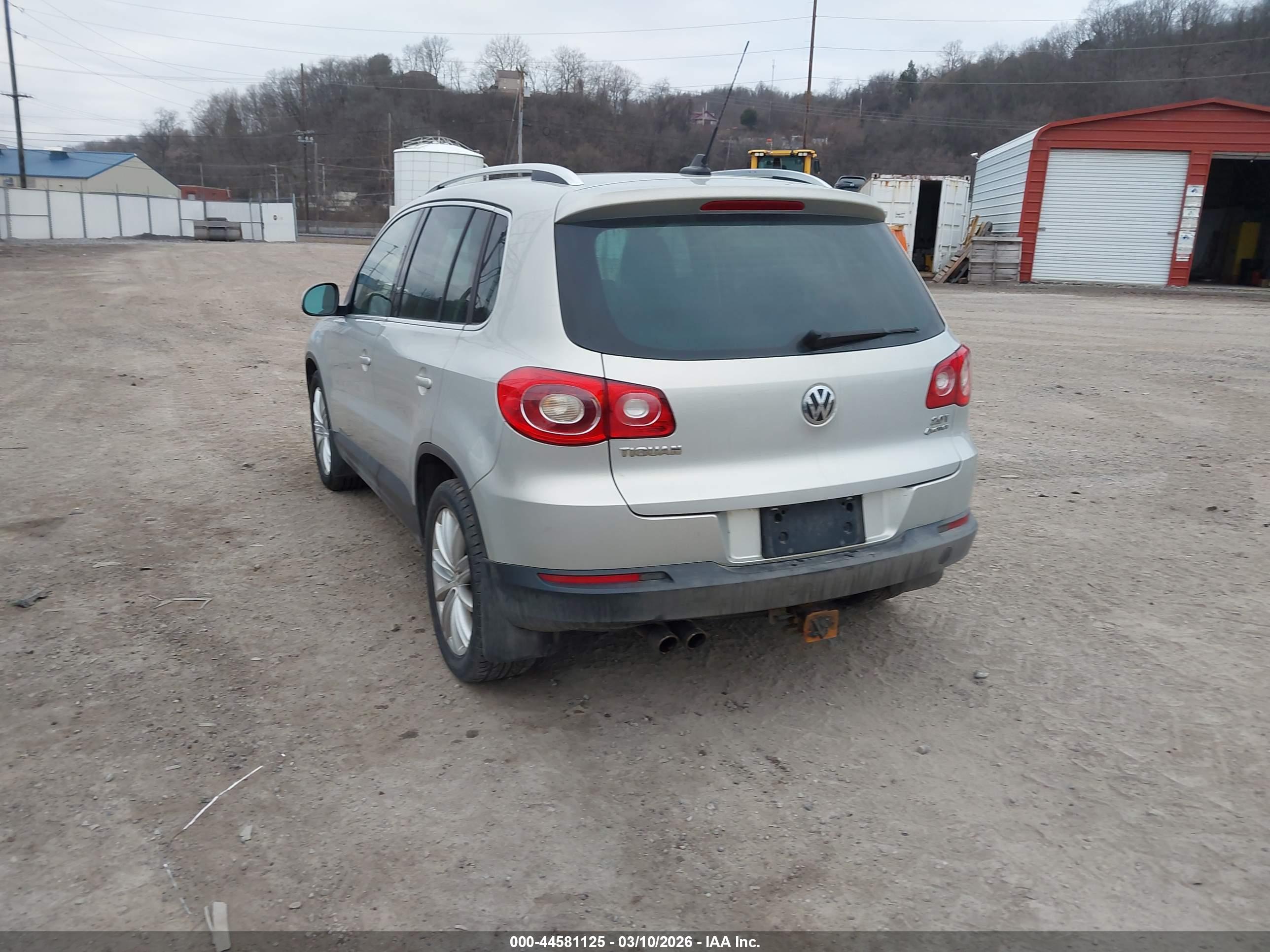 VOLKSWAGEN TIGUAN image 3