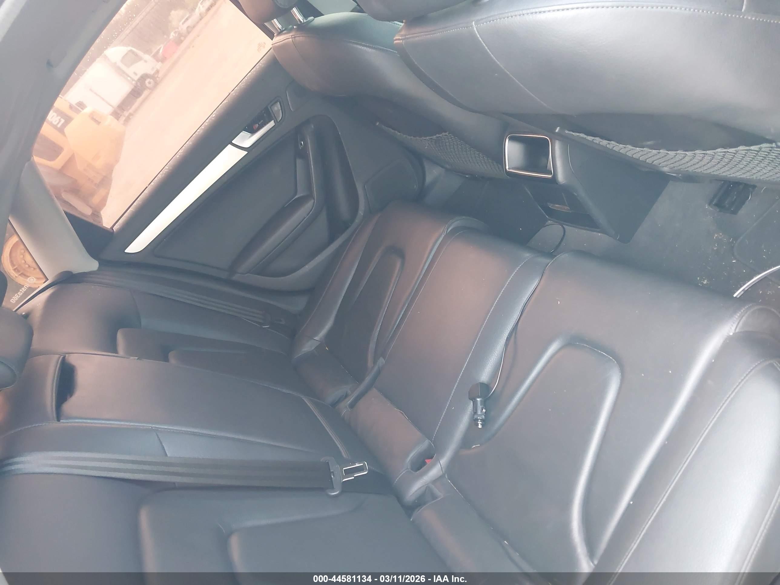 AUDI A4 image 8